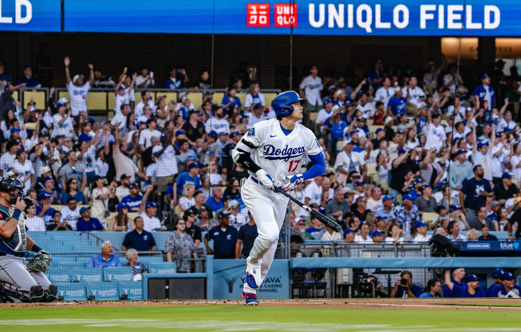 The Dodgers come up short against the Mariners 7-6
