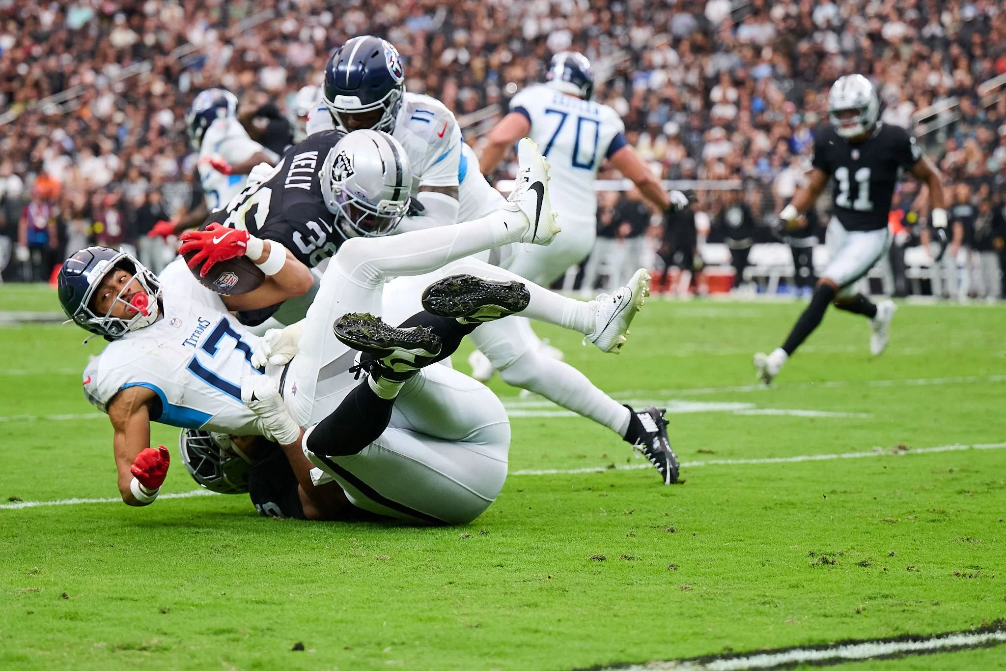 Tennessee Titans vs Las Vegas Raiders_10-12-25_03353.jpg