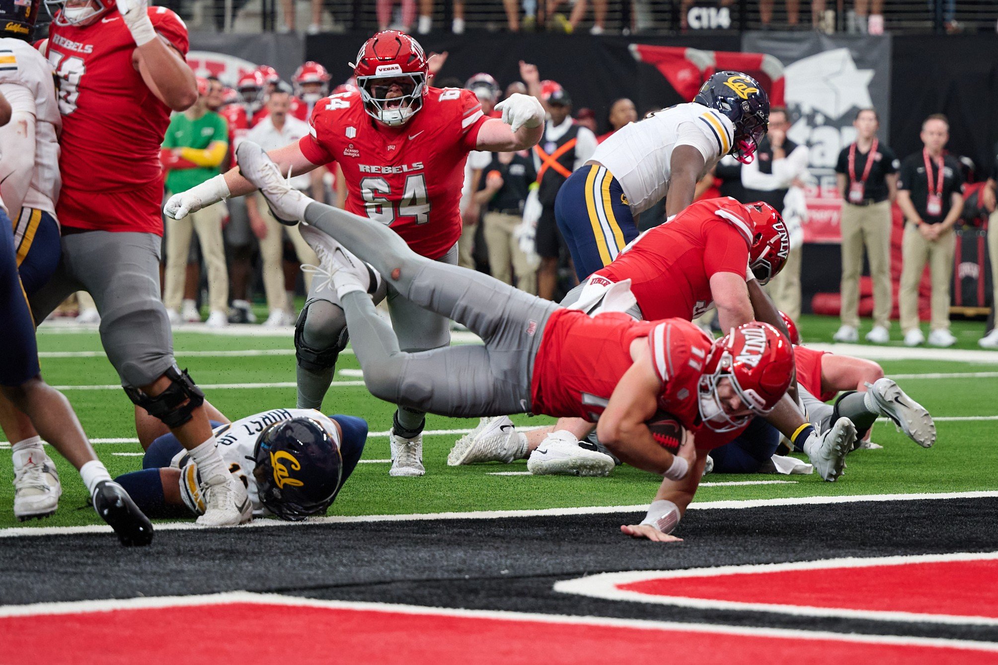10-3-26_California Golden Bears vs UNLV Rebels_08551.jpg