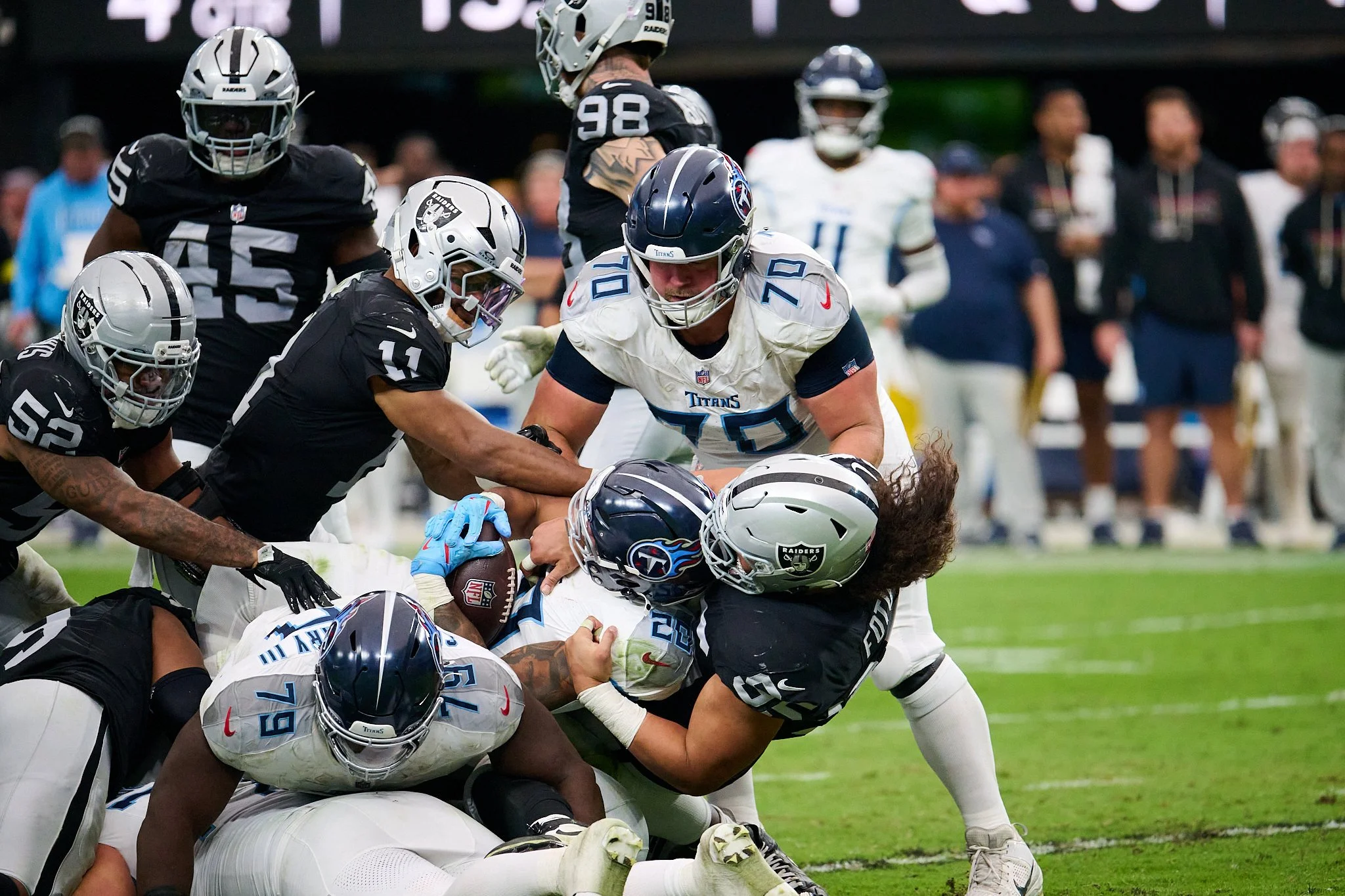 Tennessee Titans vs Las Vegas Raiders_10-12-25_01791.jpg
