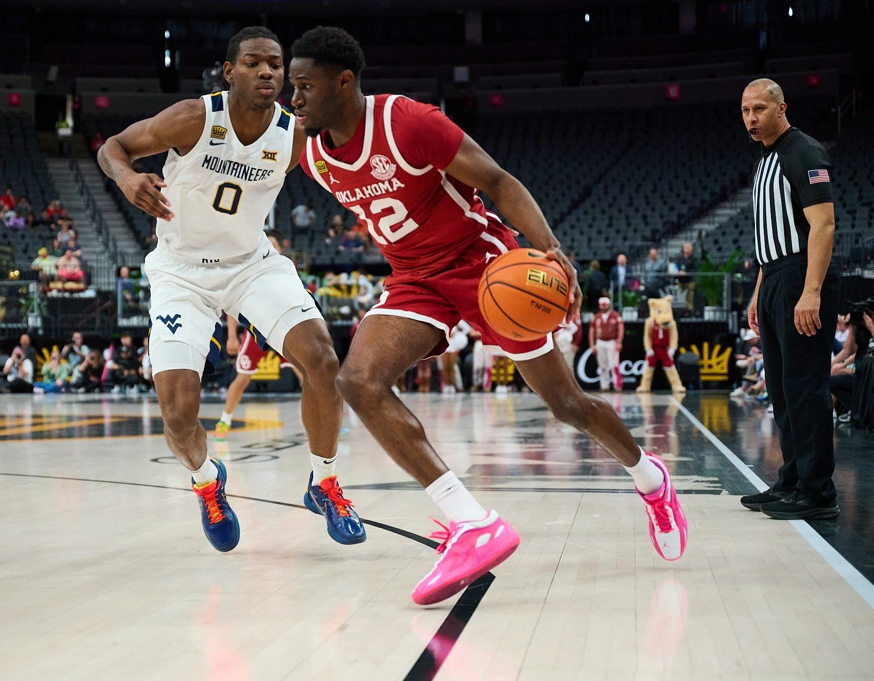 Oklahoma Sooners vs West Virginia Mountaineers_4-5-26_04136.jpg