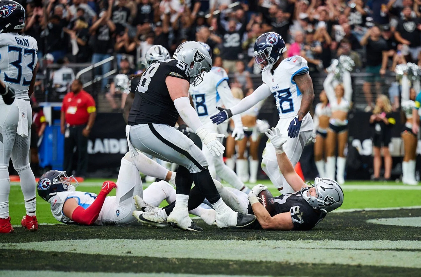 Tennessee Titans vs Las Vegas Raiders_10-12-25_03634.jpg