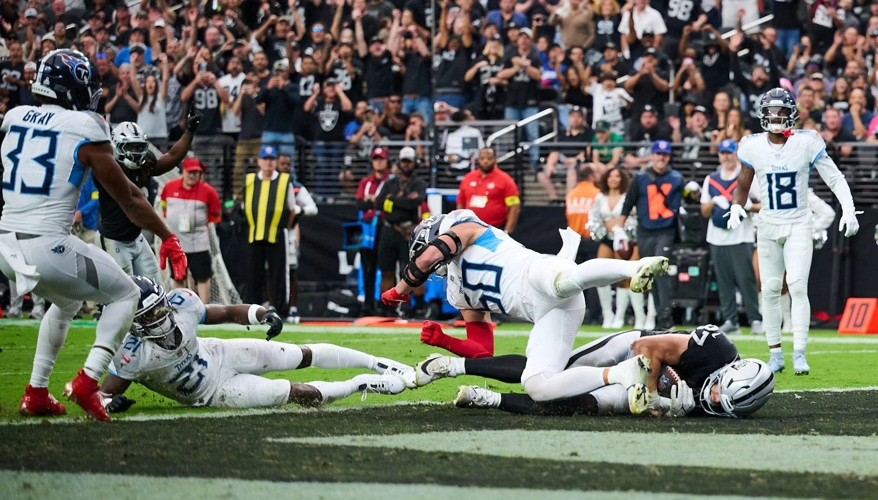 Tennessee Titans vs Las Vegas Raiders_10-12-25_03600.jpg