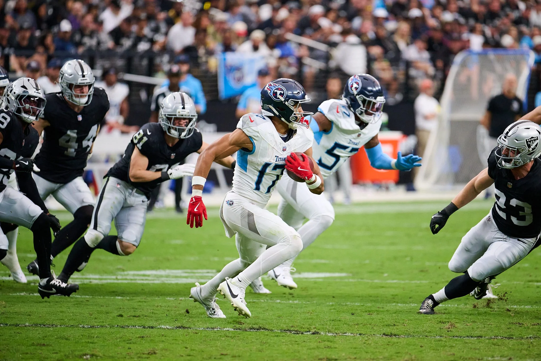Tennessee Titans vs Las Vegas Raiders_10-12-25_01354.jpg
