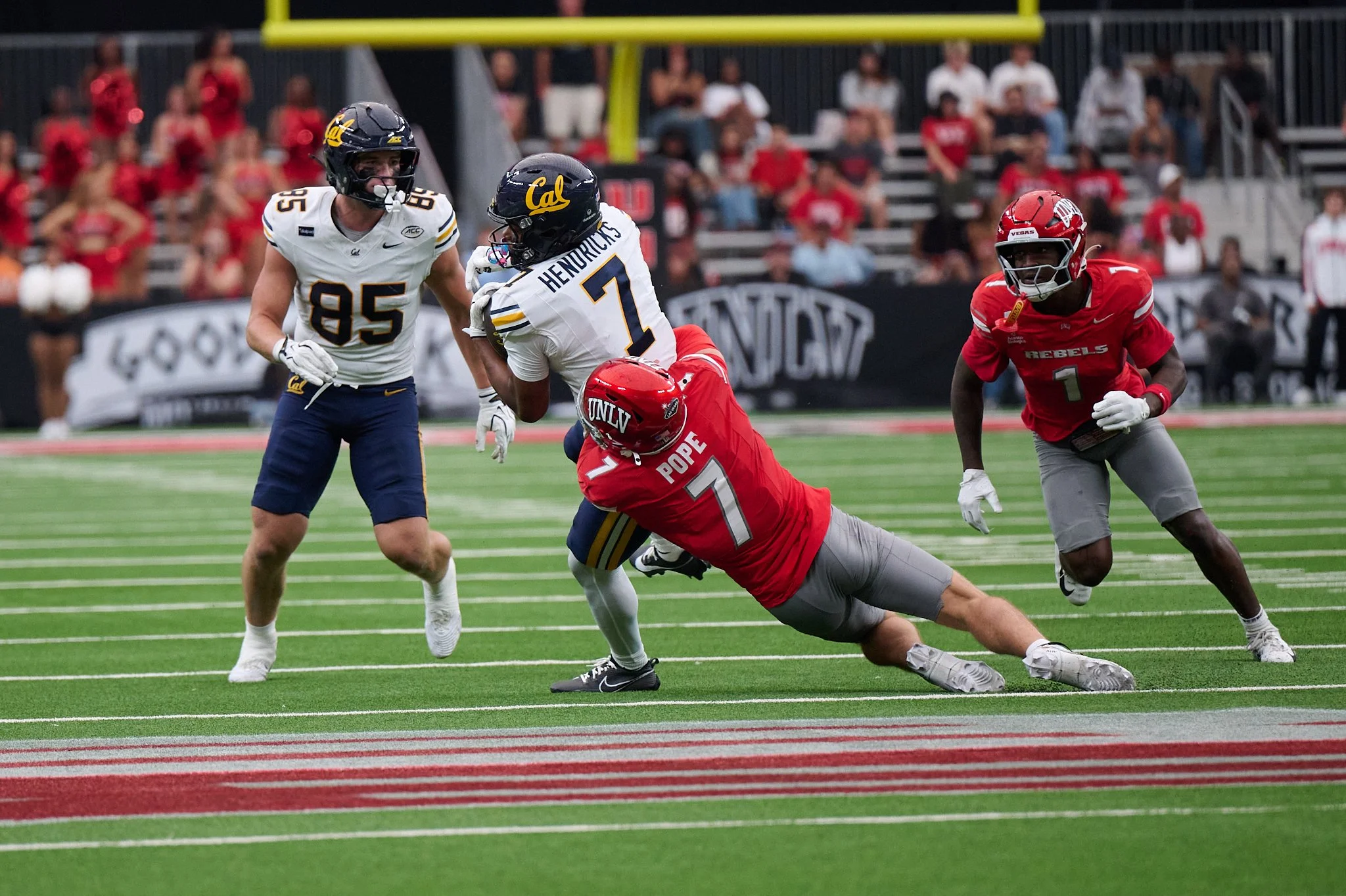 10-3-26_California Golden Bears vs UNLV Rebels_04616.jpg