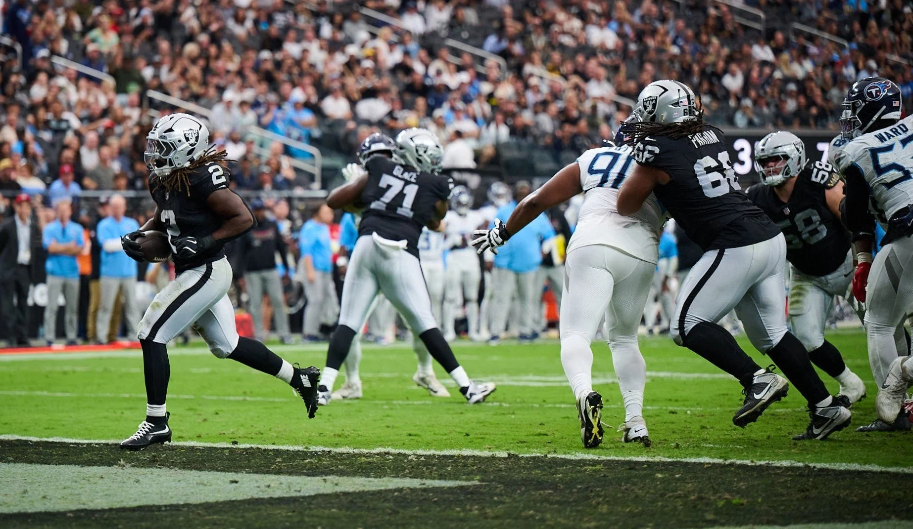 Tennessee Titans vs Las Vegas Raiders_10-12-25_03993.jpg
