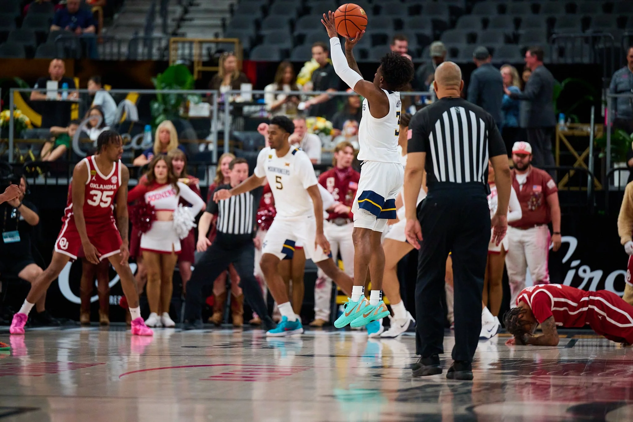 Oklahoma Sooners vs West Virginia Mountaineers_4-5-26_00889.jpg