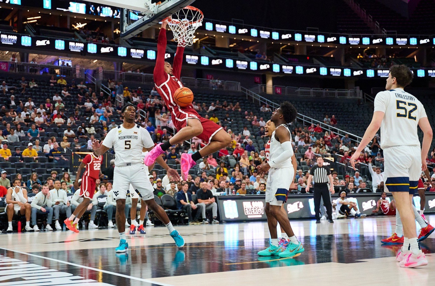 Oklahoma Sooners vs West Virginia Mountaineers_4-5-26_04165.jpg