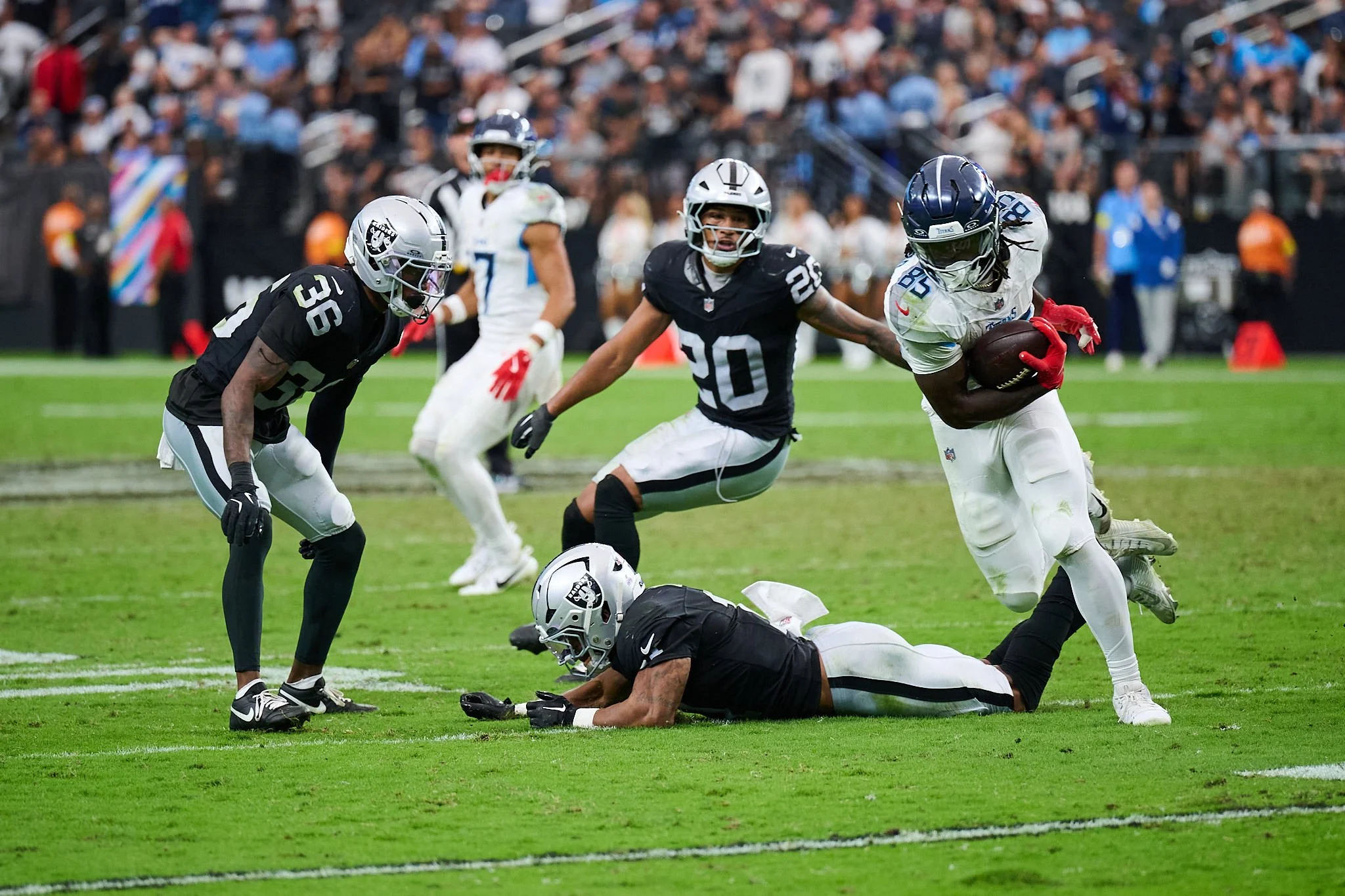 Tennessee Titans vs Las Vegas Raiders_10-12-25_04626.jpg