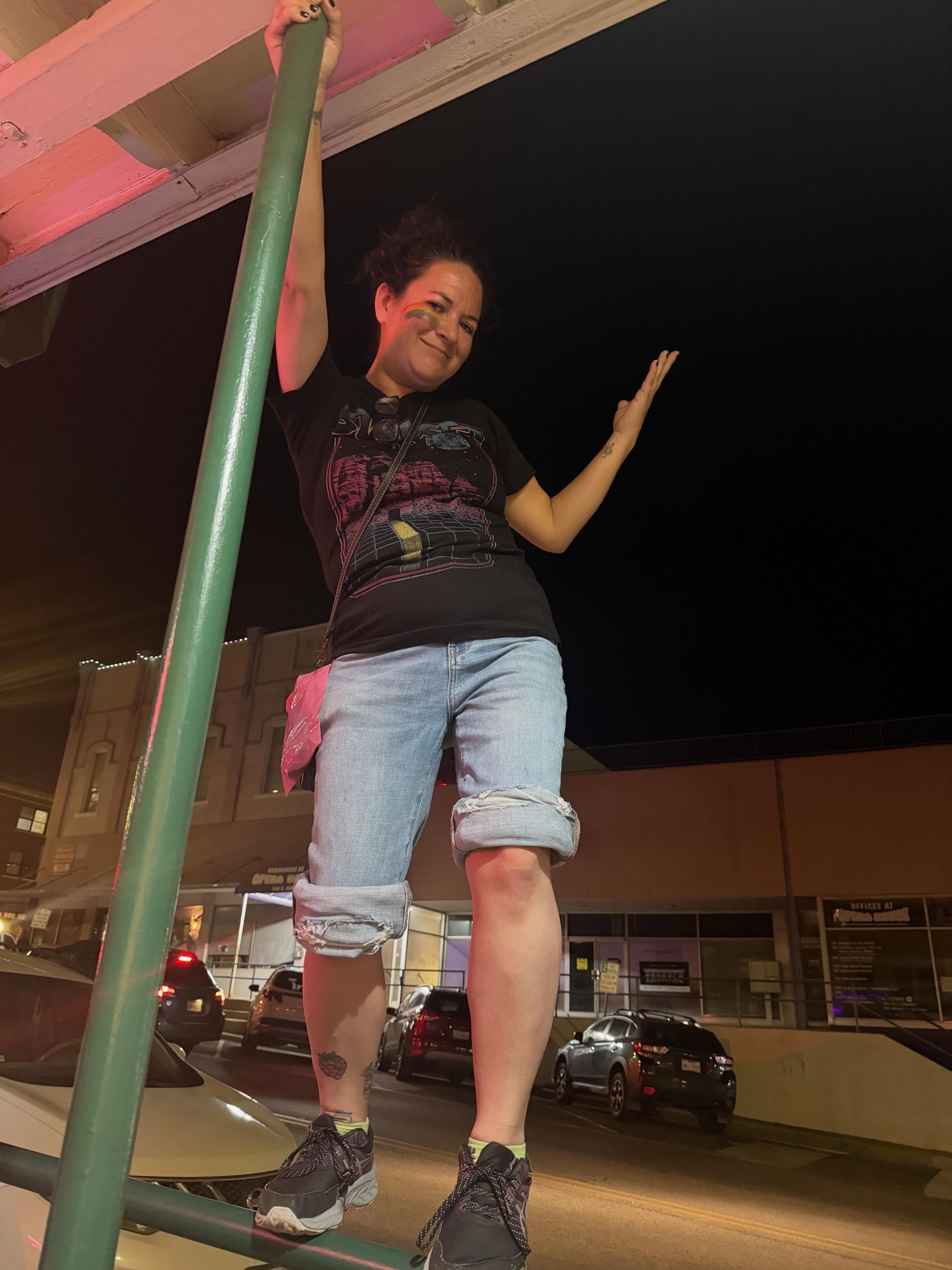 Happy Pride 🌈

Photo cred: @lizzyb_thebookaunt
