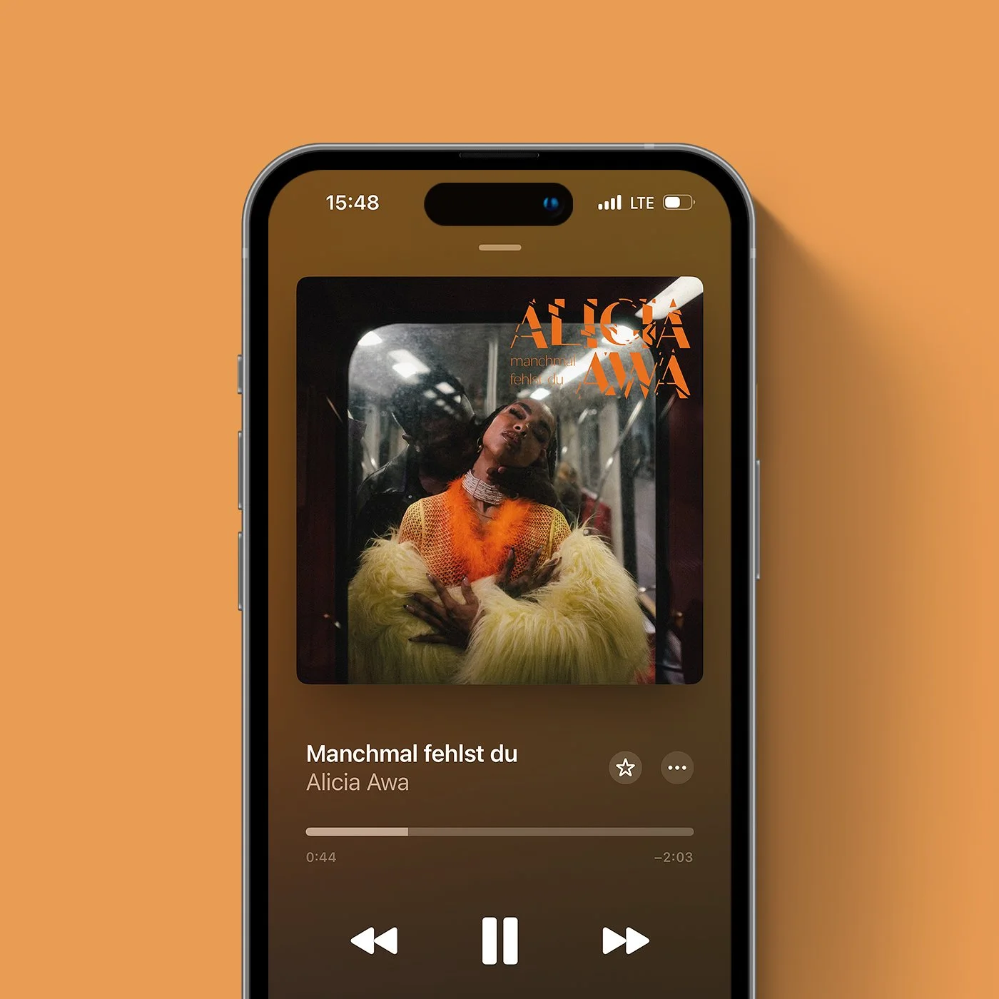 NinaChuba_Iphone_MockUp_008.jpg
