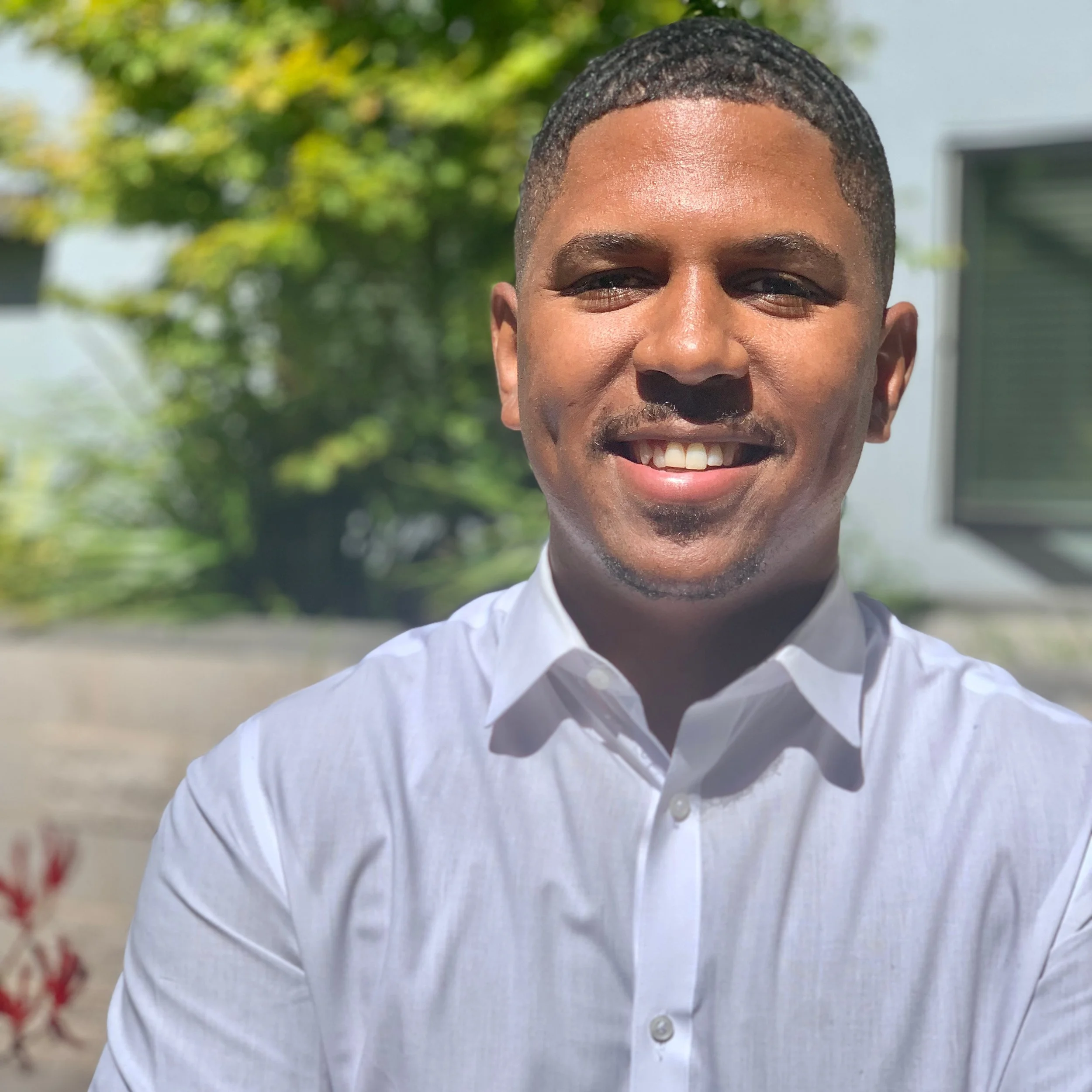 ProfessionalPic - Jeremy Scott (1).JPG