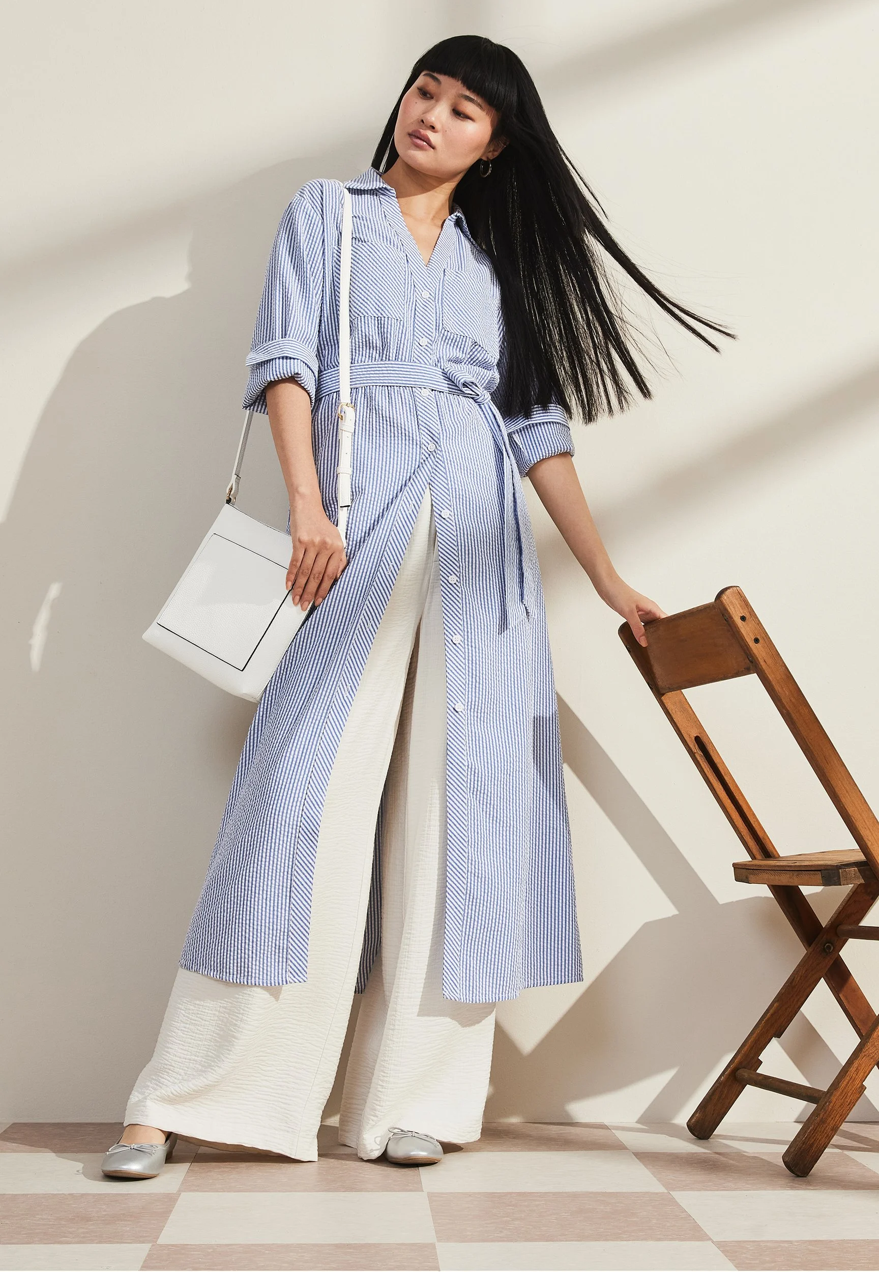 105744_Shot2_Spring_GeorgeWomen_Vertical.jpg
