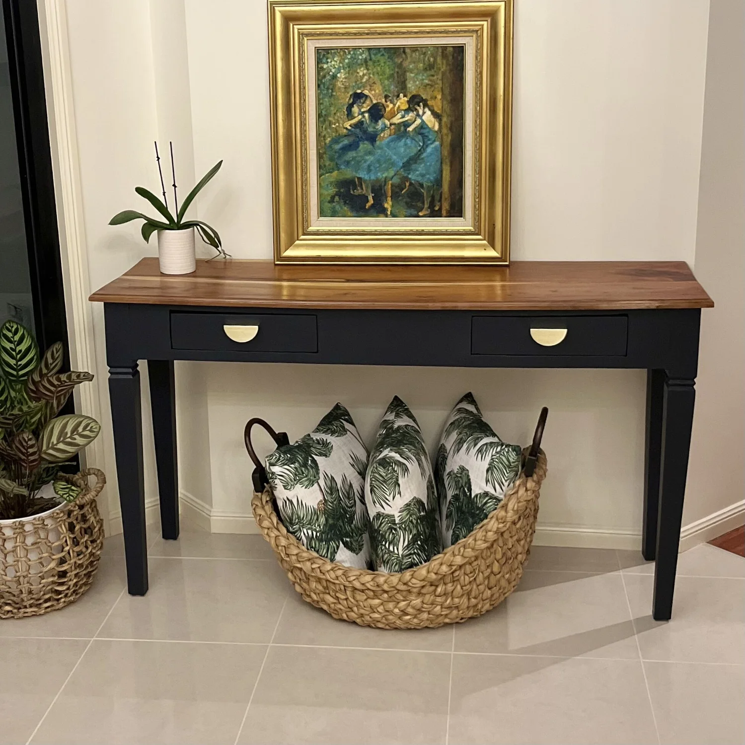 upcycled hall table fusion midnight blue Ballerina with a Paintbrush