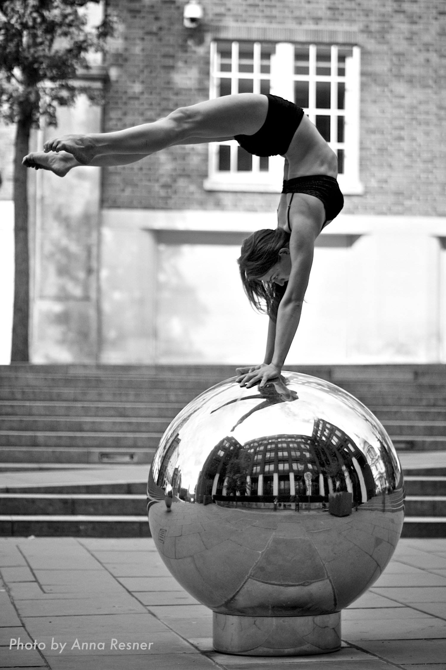Handbalancing.jpeg