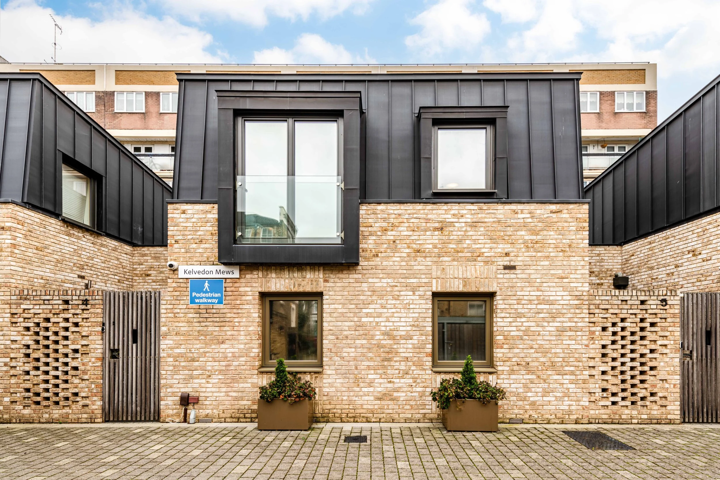 Contemporary Mews House Kelvedon Mews