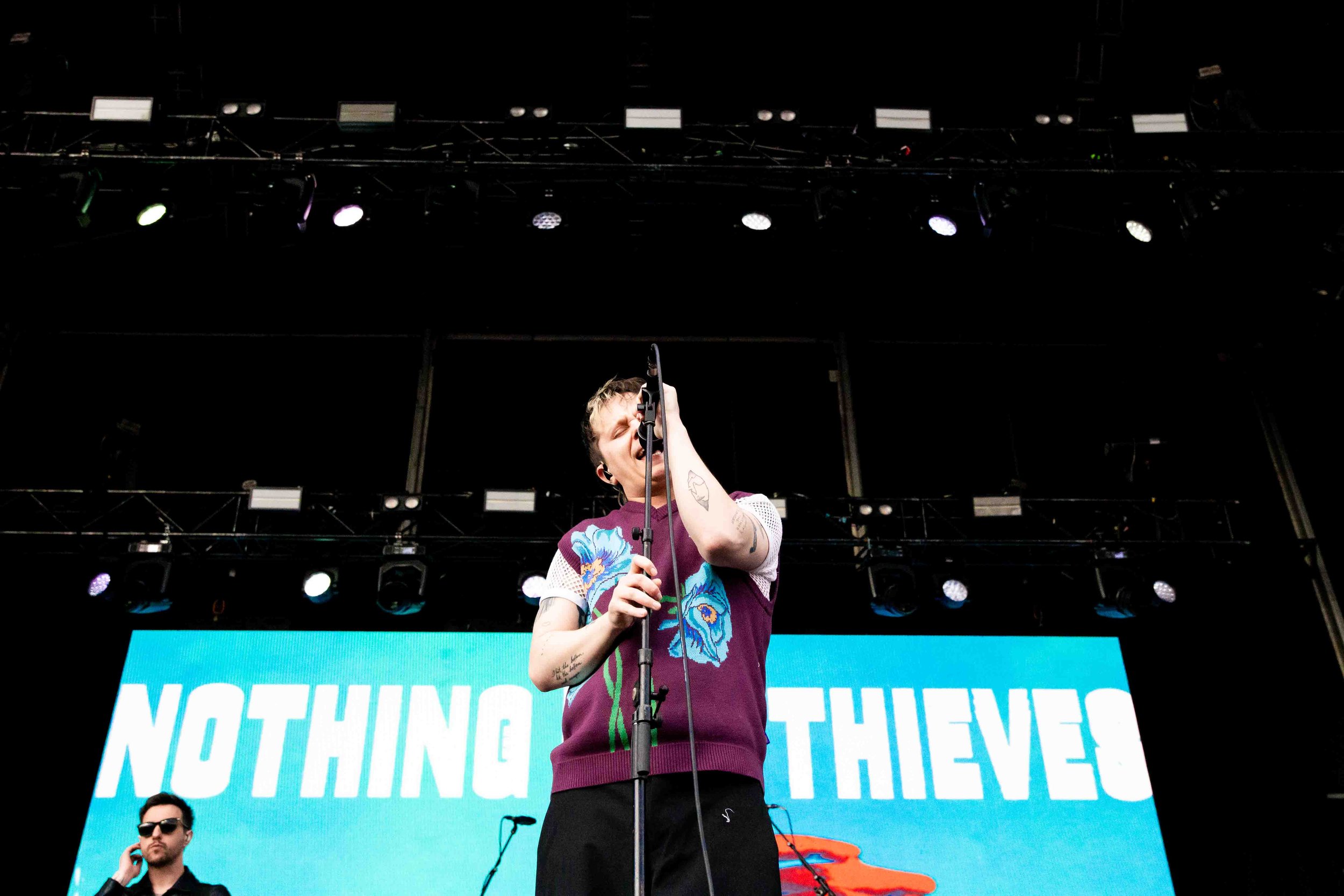 NOTHINGBUTTHIEVES6.jpg