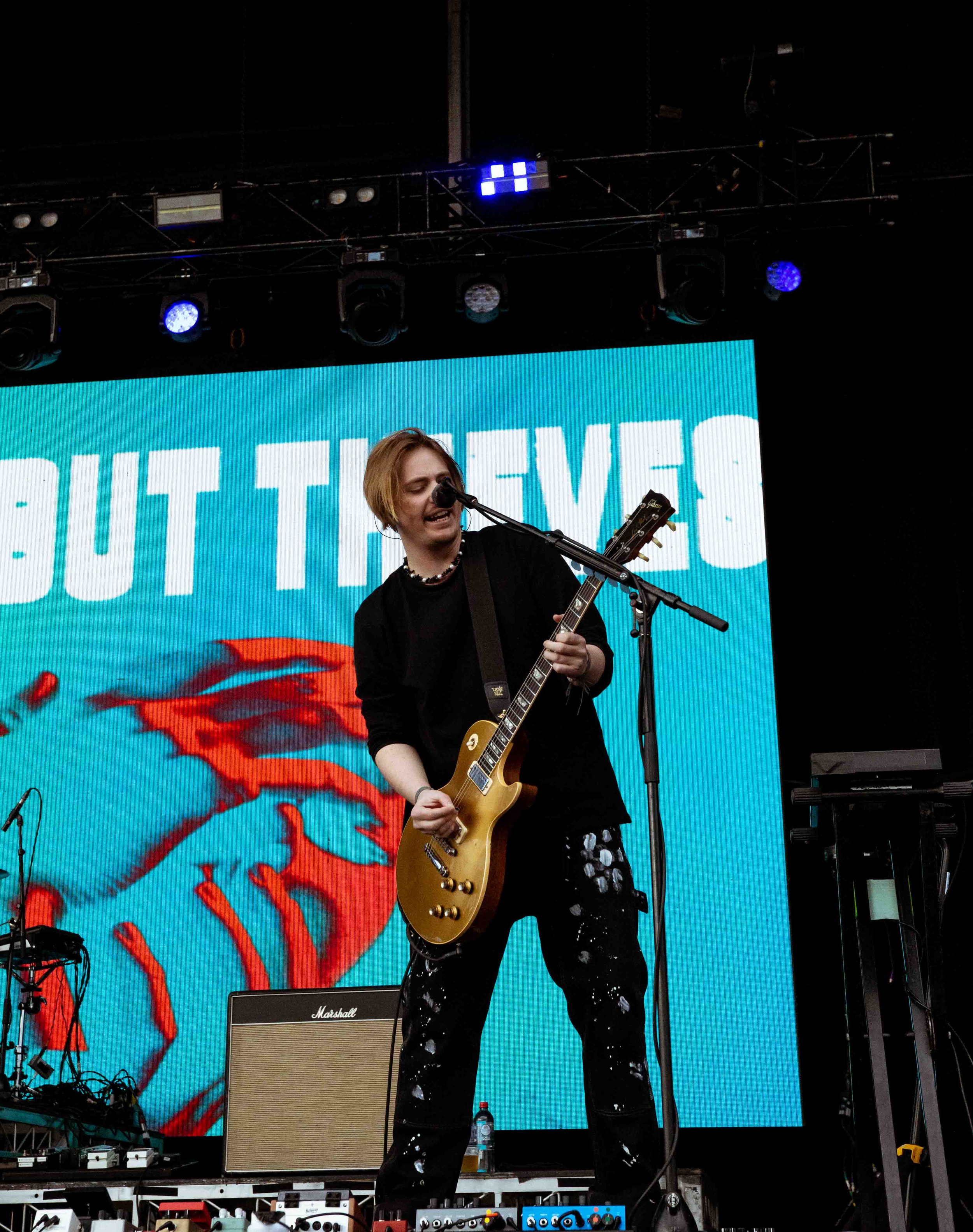 NOTHINGBUTTHIEVES8.jpg