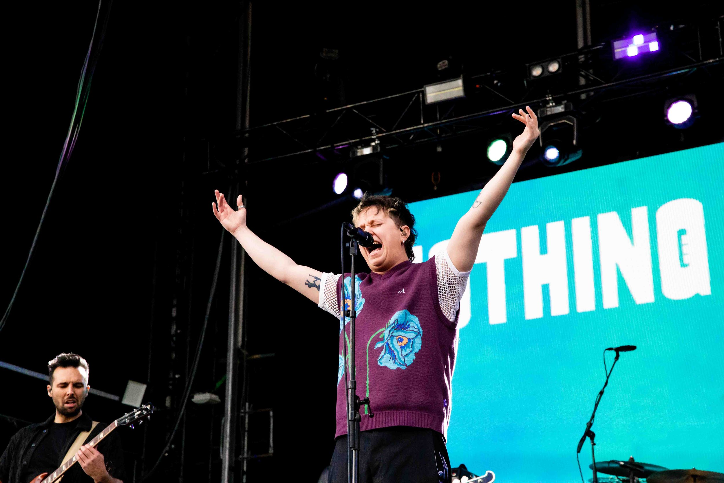 NOTHINGBUTTHIEVES10.jpg