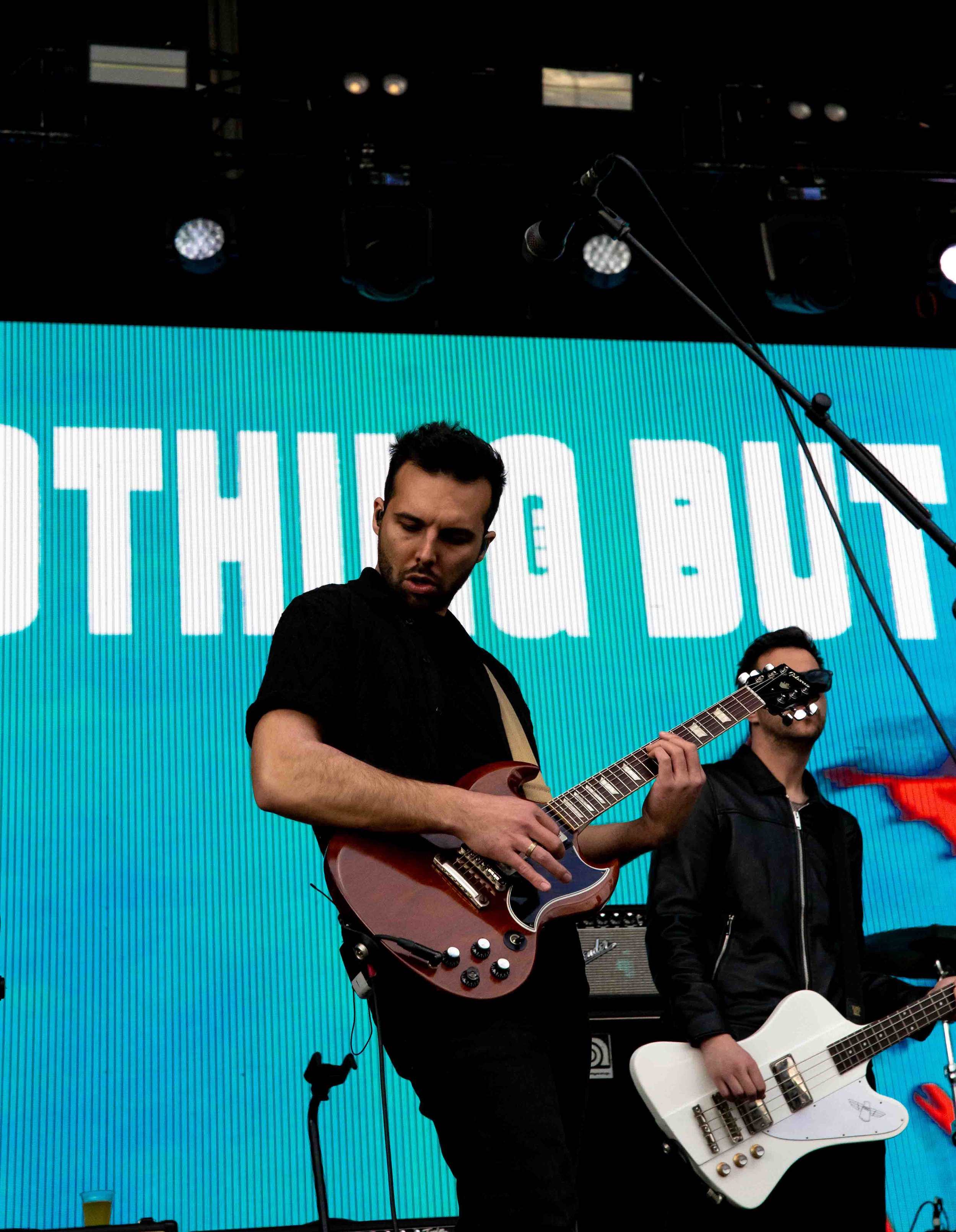 NOTHINGBUTTHIEVES14.jpg