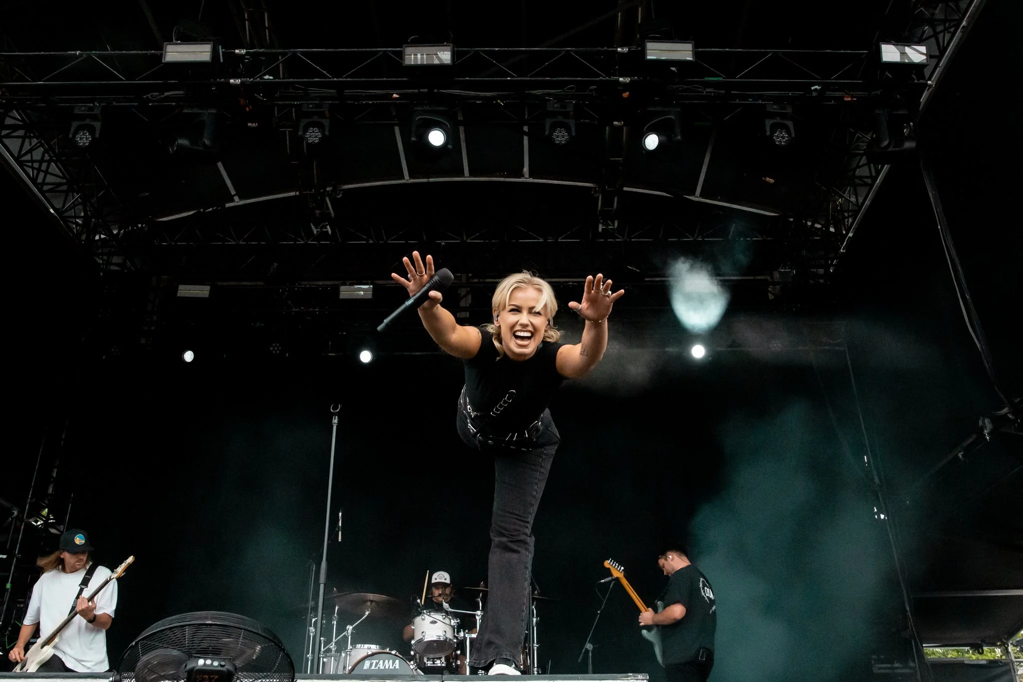 TONIGHT_ALIVE-21.jpg