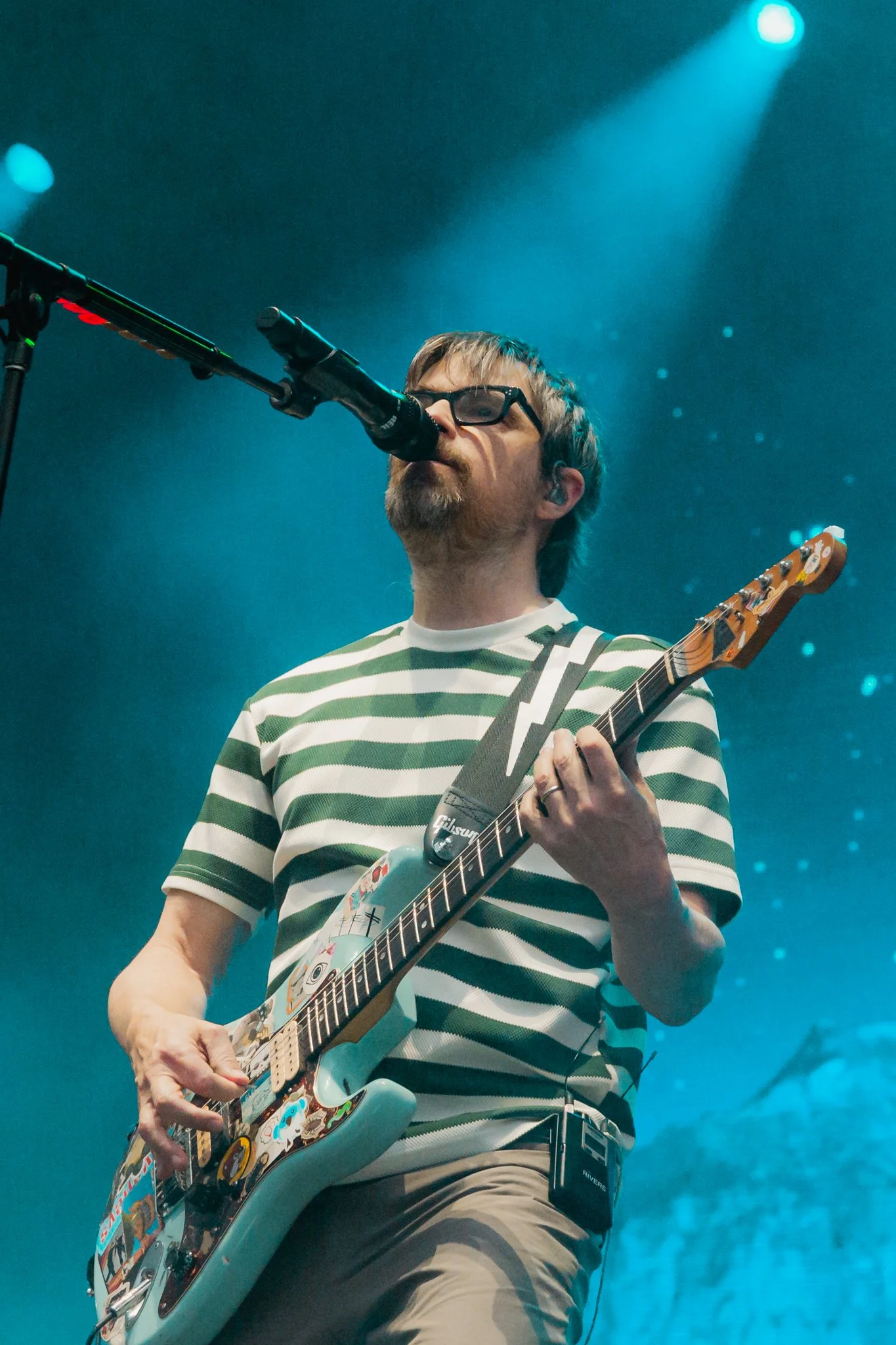 WEEZER-4.jpg