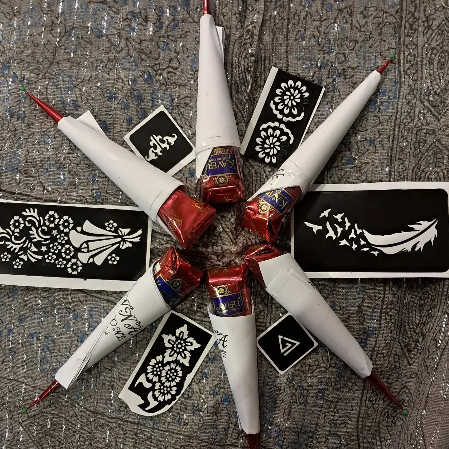 ◇ Cones &pound;3 ◇ Stencils starts from 10p ◇

Don't forget, most of our popular items are online and it might be easier for you to grab it online this holiday season.

Collection &amp; Worldwide Postage: 
 https://www.theheadintheclouds.co.uk/store 