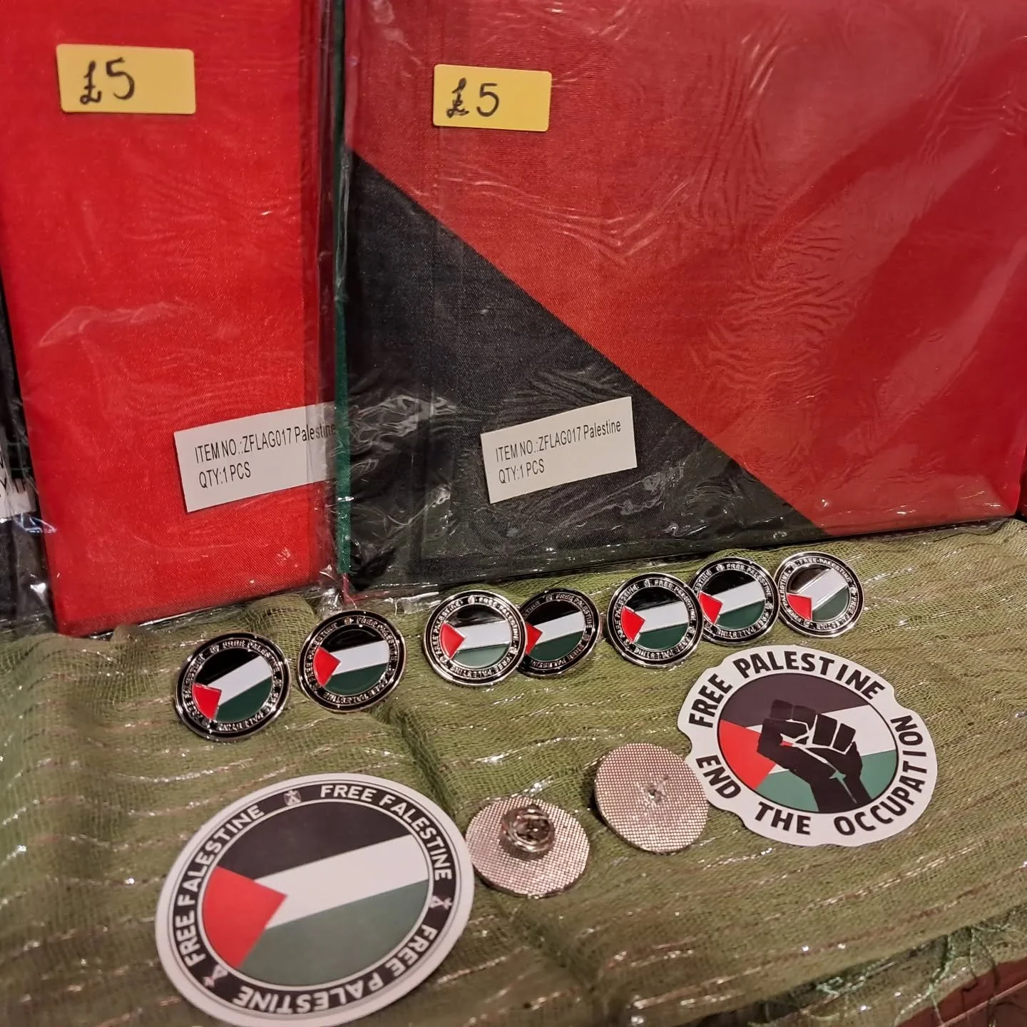 🍉 New in are these Free Palestine pins 🍉

✌️These are high quality, metal, spike and back pins that show our support for Palestine. We also still have some flags left.

☮️Sadly, we are still out of keffiyeh's from Palestine, but we're happy to take