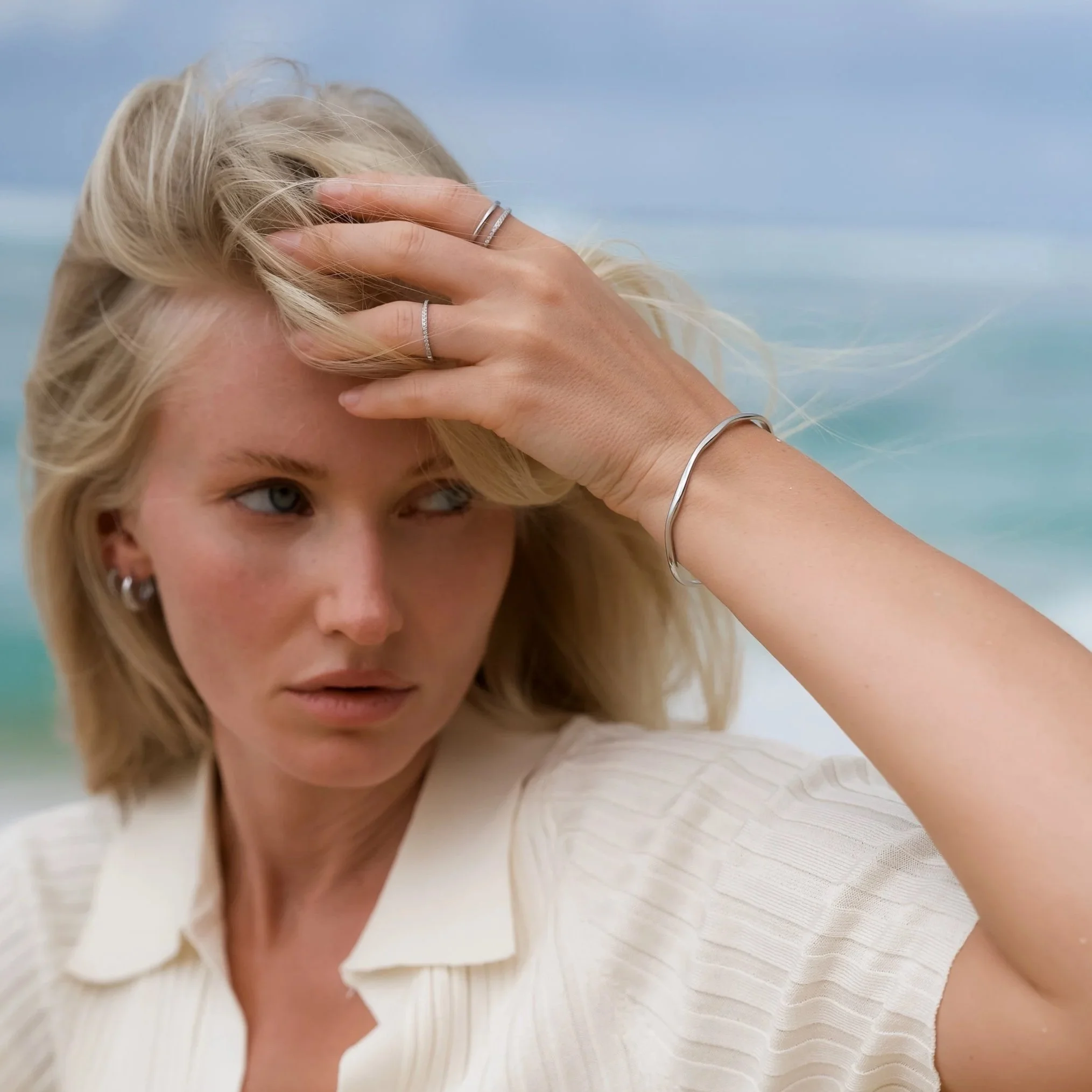 thin+wavy+bangle+silver+3.jpg