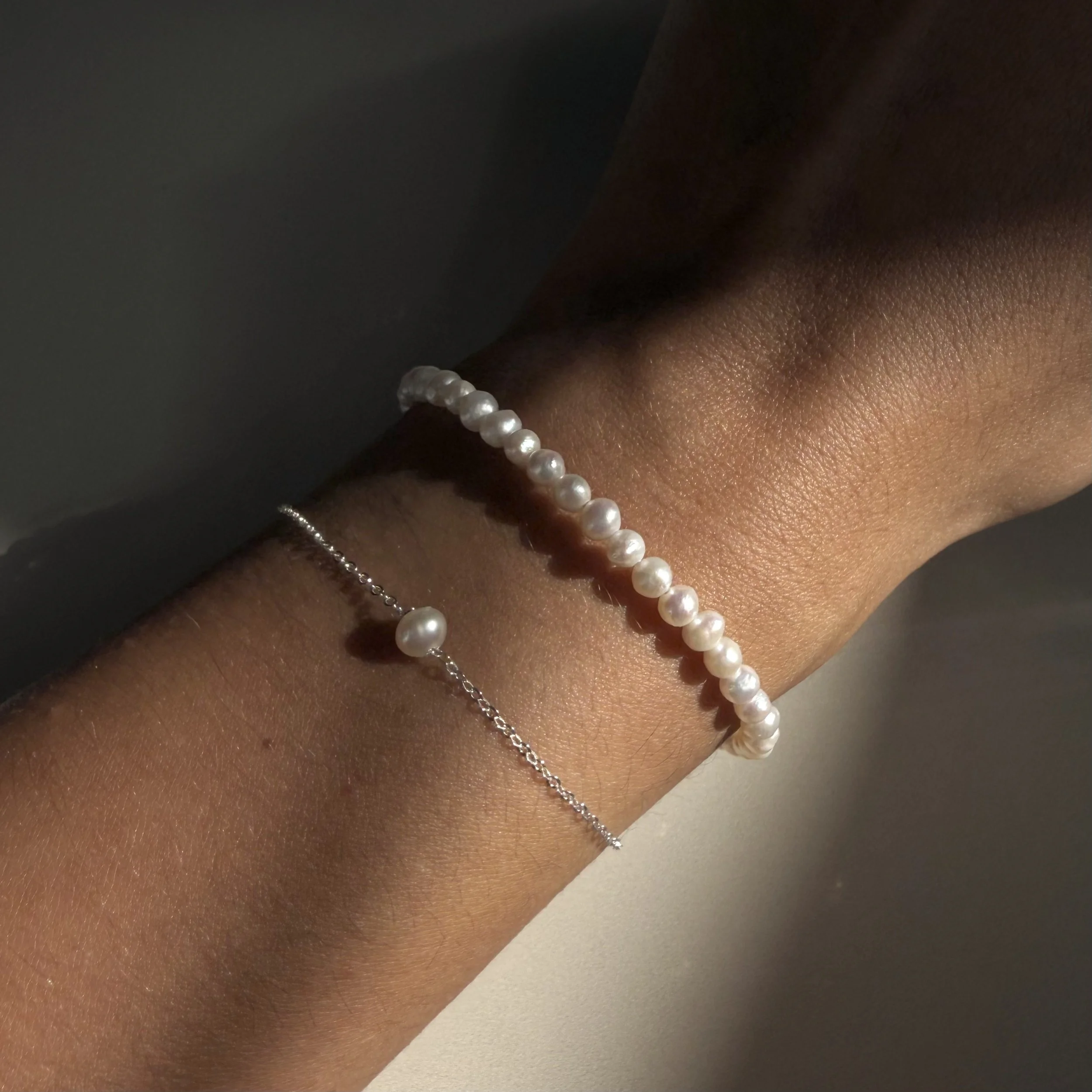 round pearl bracelet.jpg