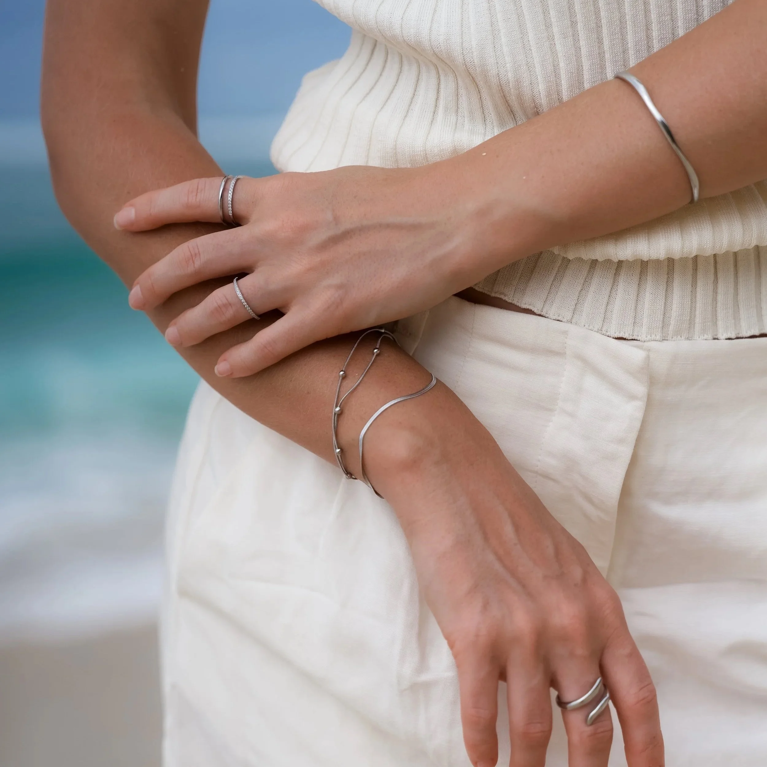 thin+wavy+bangle+silver+2.jpg
