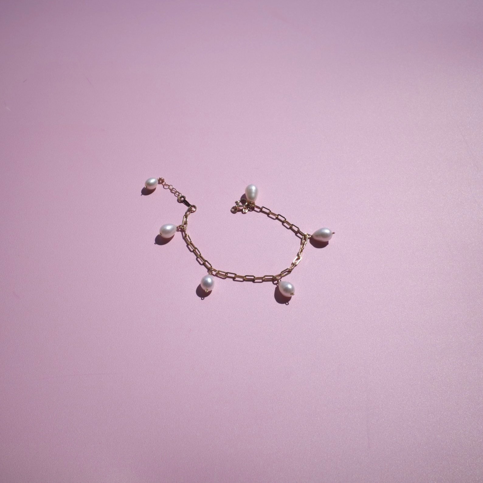 Dangling+Pearl+Bracelet2.jpg
