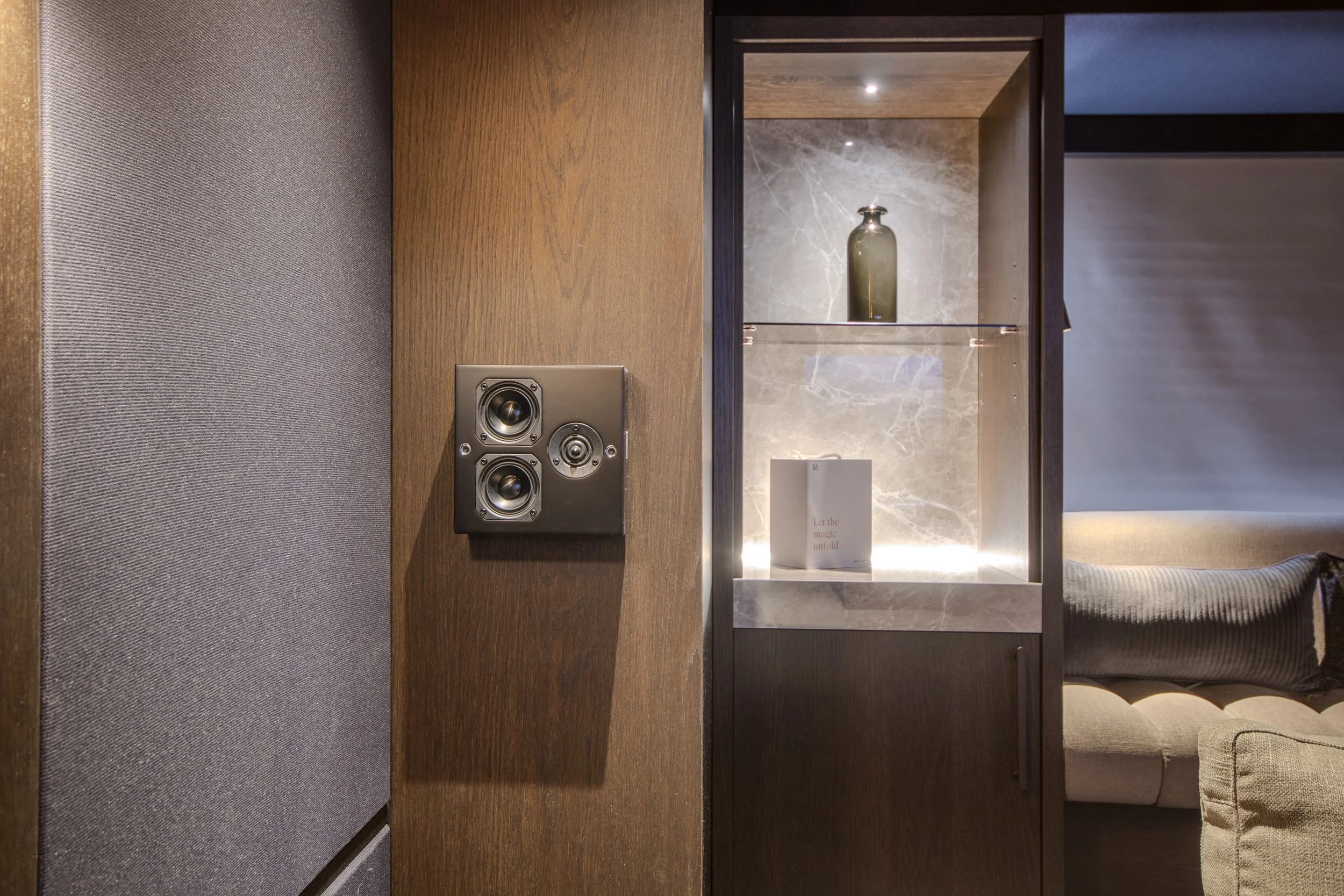 Dolby home cinema with artcoustic evolve 2-1 speakers