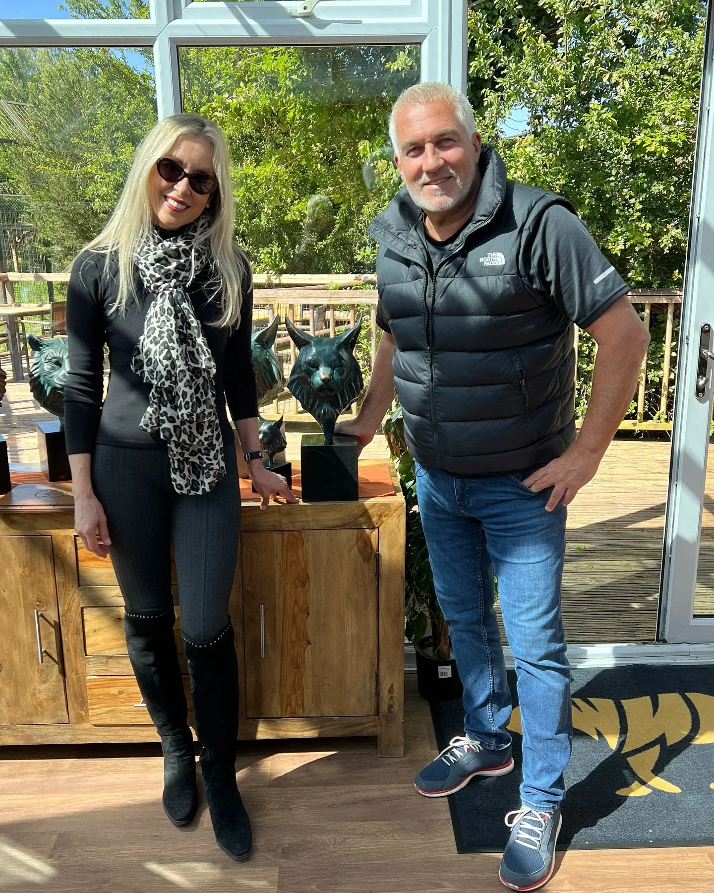 π @paul.hollywood π I’m absolutely delighted to be able to share with you all that the fabulous @paul.hollywood celebrity chef / baker extraordinaire, is a lovely collector of my art π 
I had the privilege of delivering Petra, my foundry br