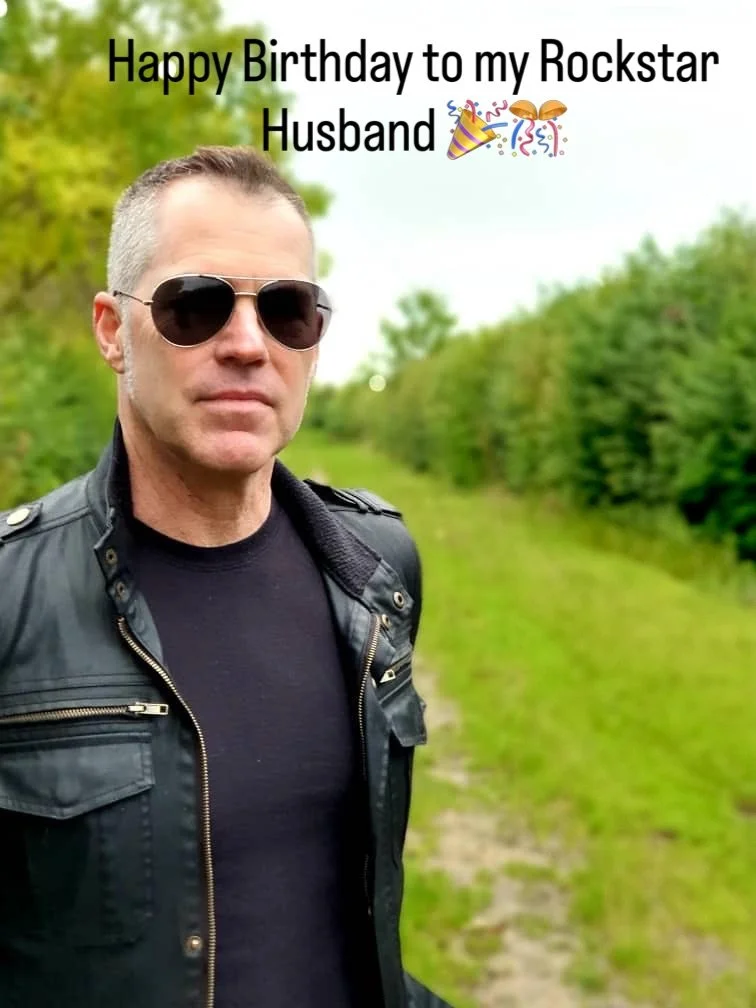 Happiest of birthdays to my gorgeous rockstar husband @j.r.richards 🍾🎉🎊🍾🍾🍾 The one that makes me laugh like no other! What an extraordinary love we have filled with fabulous adventures with so many more to come!! Let&rsquo;s Go!!!