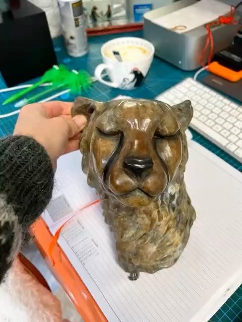 📣 Exciting News Coming soon! I&rsquo;ve been so busy over the past few months and I&rsquo;m super excited to share all soon&hellip; In the meantime, a friend sent me this fab AI of &lsquo;Willow&rsquo; my bronze sculpture 😂 Embrace AI as a fun tool