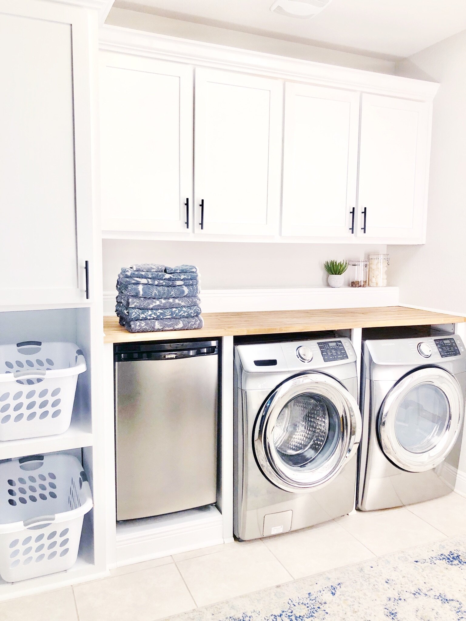 Custom Solutions in the Laundry Room
