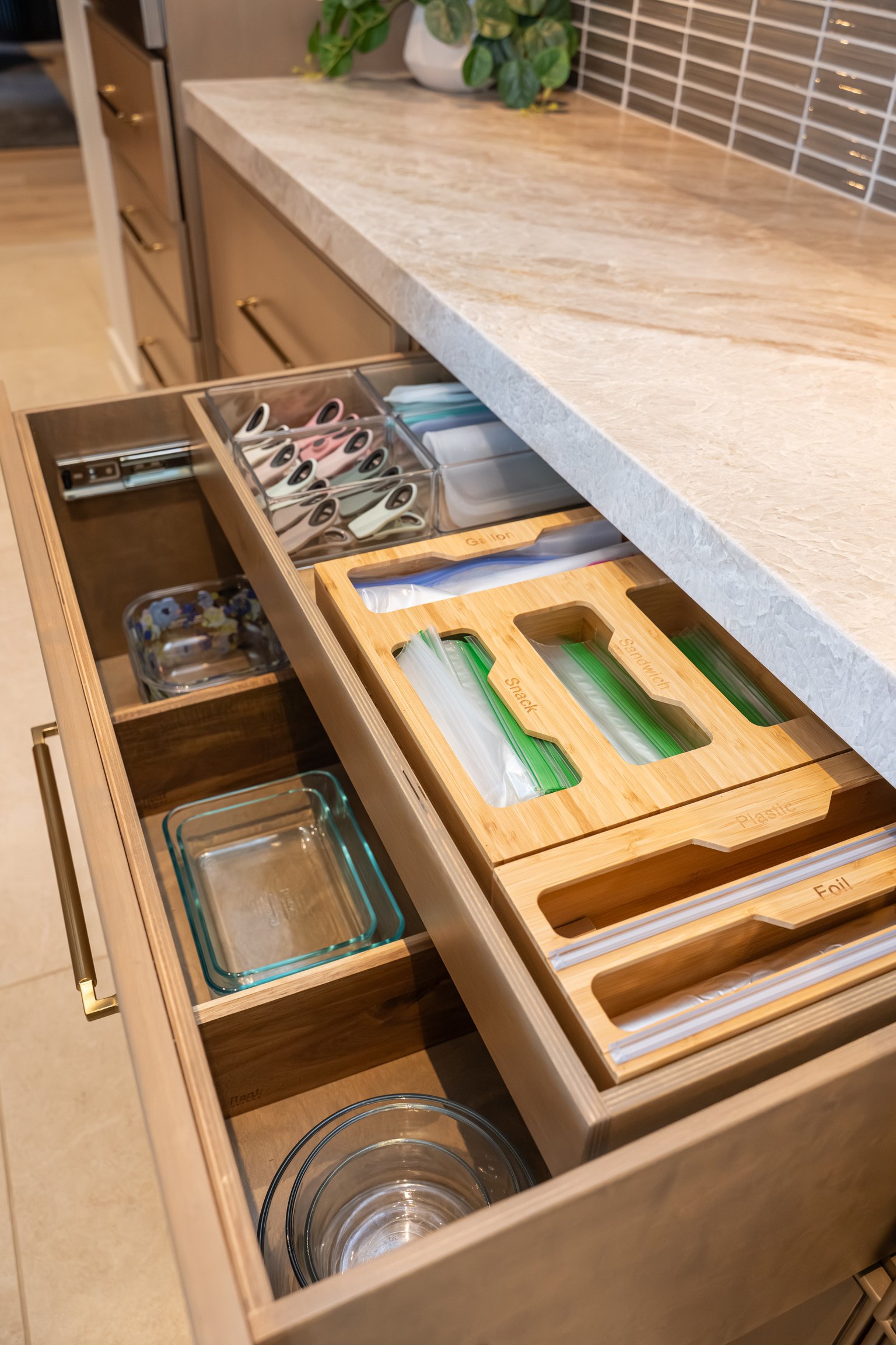 organizing-the-kitchen-graceful-spaces-west-austin-texas.jpg