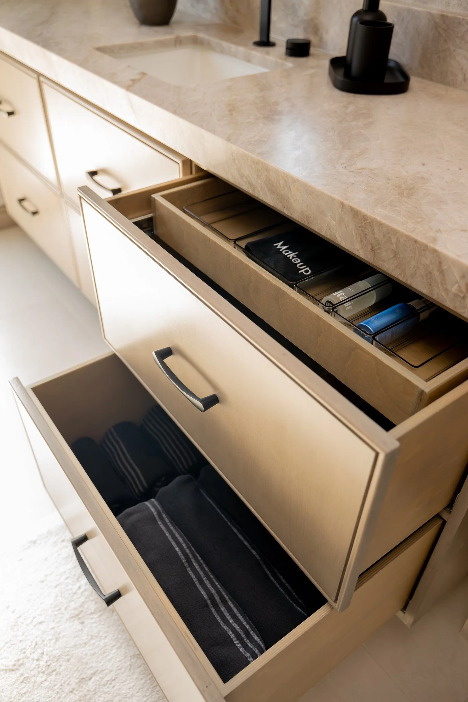 organize-guest-bathroom-graceful-spaces-west-austin.jpg
