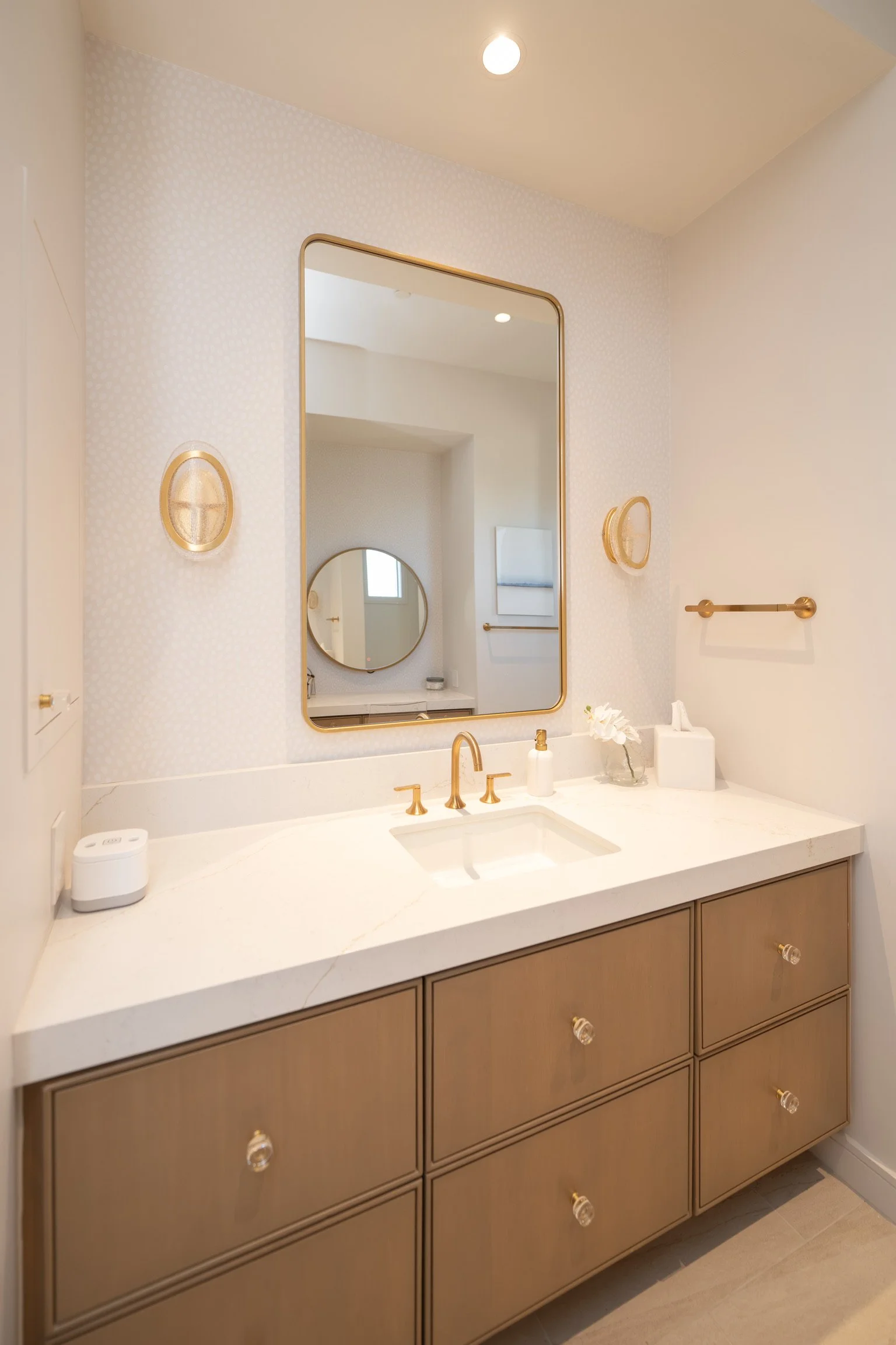 organize-teen-bathroom-west-austin-texas.jpg