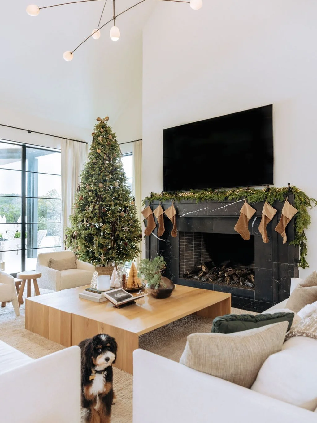Holiday prep is in full swing at Graceful Spaces, and our clients&rsquo; homes are getting ready for the season in all the right way! 🙌🏻

Guest rooms are being stocked and outfitted for a five-star, stay-worthy experience. Gift-wrapping stations ar