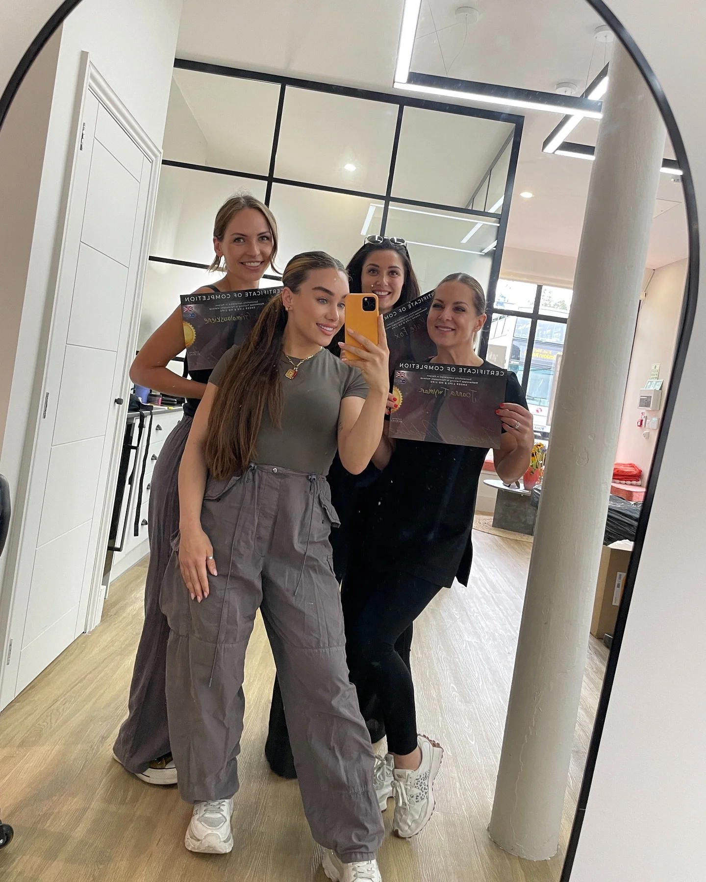 July Mini Class Training 🧡🙌🏼
The best time with youuuuu all! Amazing lippies created on the second day on live models 😍🔥
2 Days
Live Models
Best Education
Manuals & Kit
Certification
We only have 1 space left on October Class!