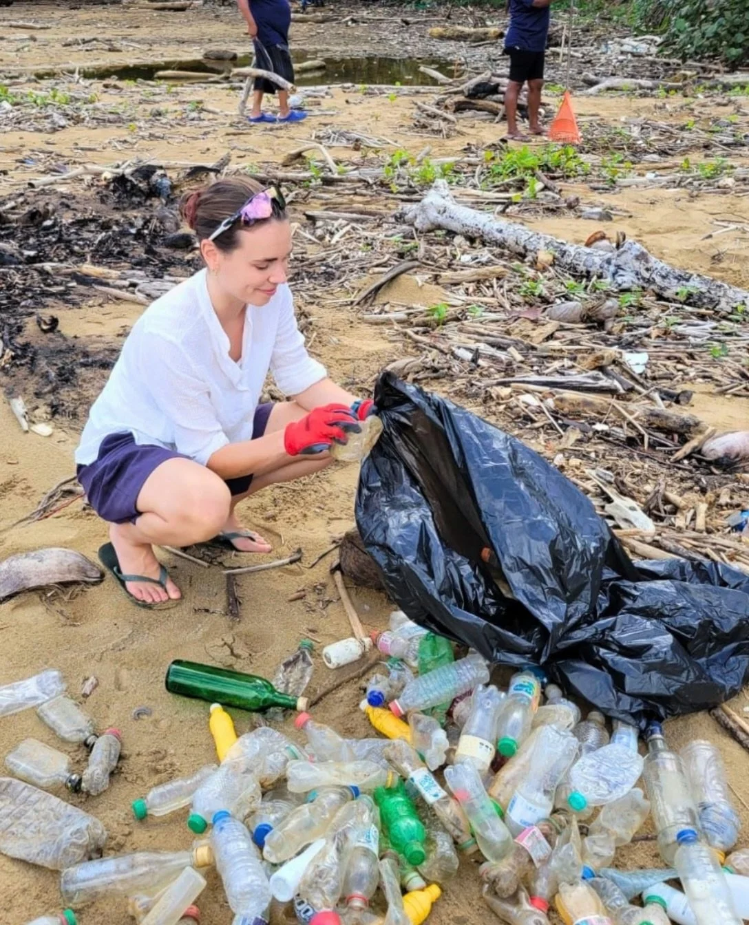 Protecting the ocean starts on land. Waste entering rivers can reach coastal waters, threatening marine wildlife and the fishing and tourism livelihoods that depend on healthy seas. Our partners at Conservaci&oacute;n y Ecodesarrollo Bah&iacute;a de 
