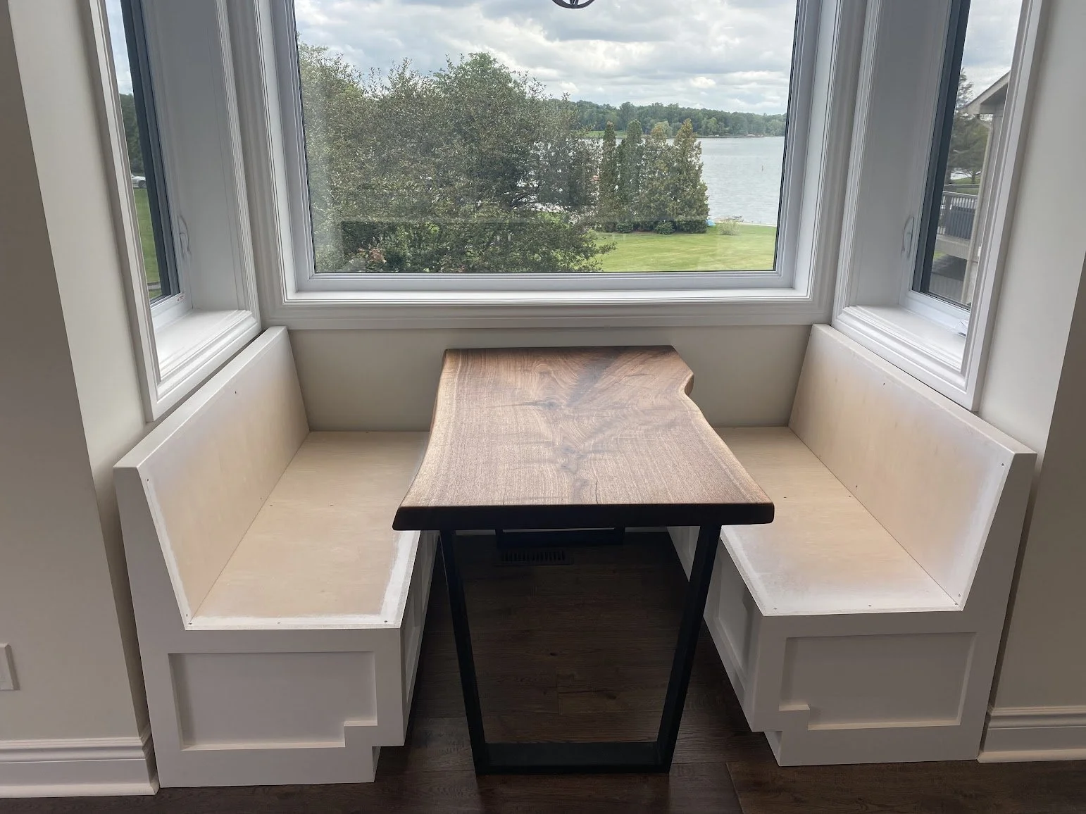 Breakfast Knook, Live Edge Walnut