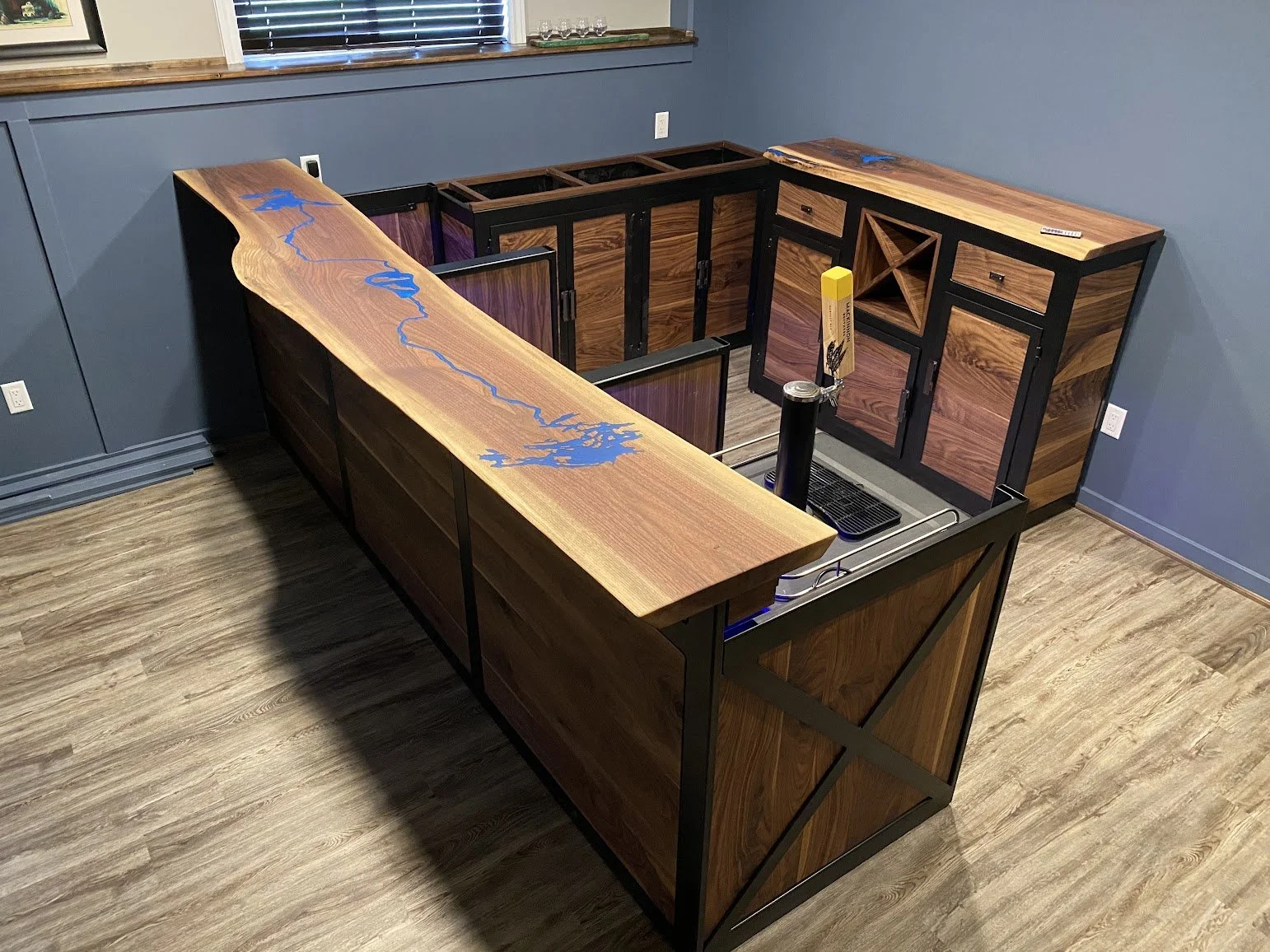 Lake Map Bar top & bar