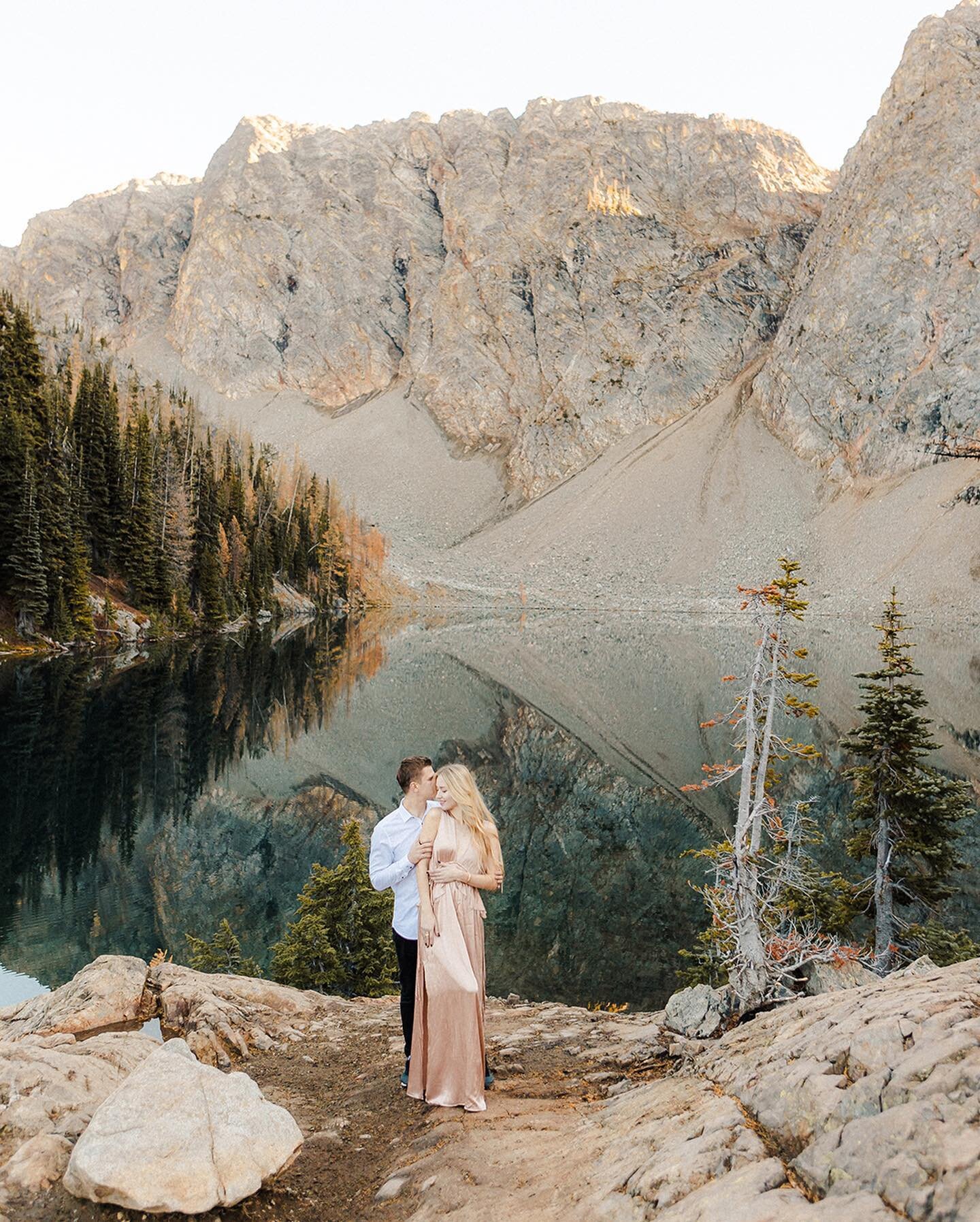 Located in the Pacific Northwest, the North Cascades&mdash;often called the 'American Alps' - is the perfect spot for adventure elopements and couple sessions. Picture snow-covered peaks, pristine lakes, larches, and a vibe that's all about peace.

?