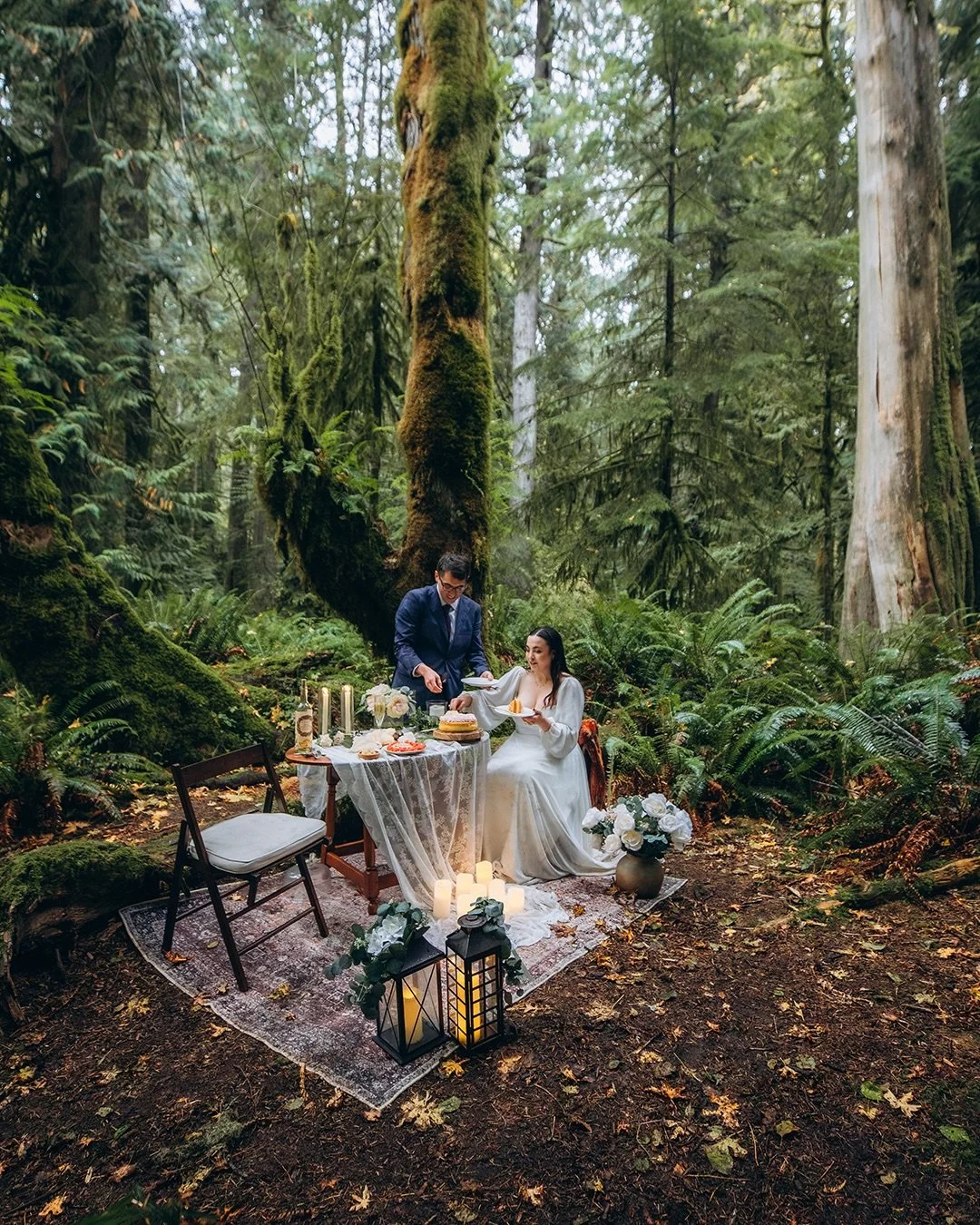 Thinking about eloping in Olympic National Park? Here&rsquo;s a little inspiration ☺️

A &amp; K knew exactly what they wanted &mdash; just the two of them, getting ready together, a quiet ceremony in the woods, and a small celebration that felt like