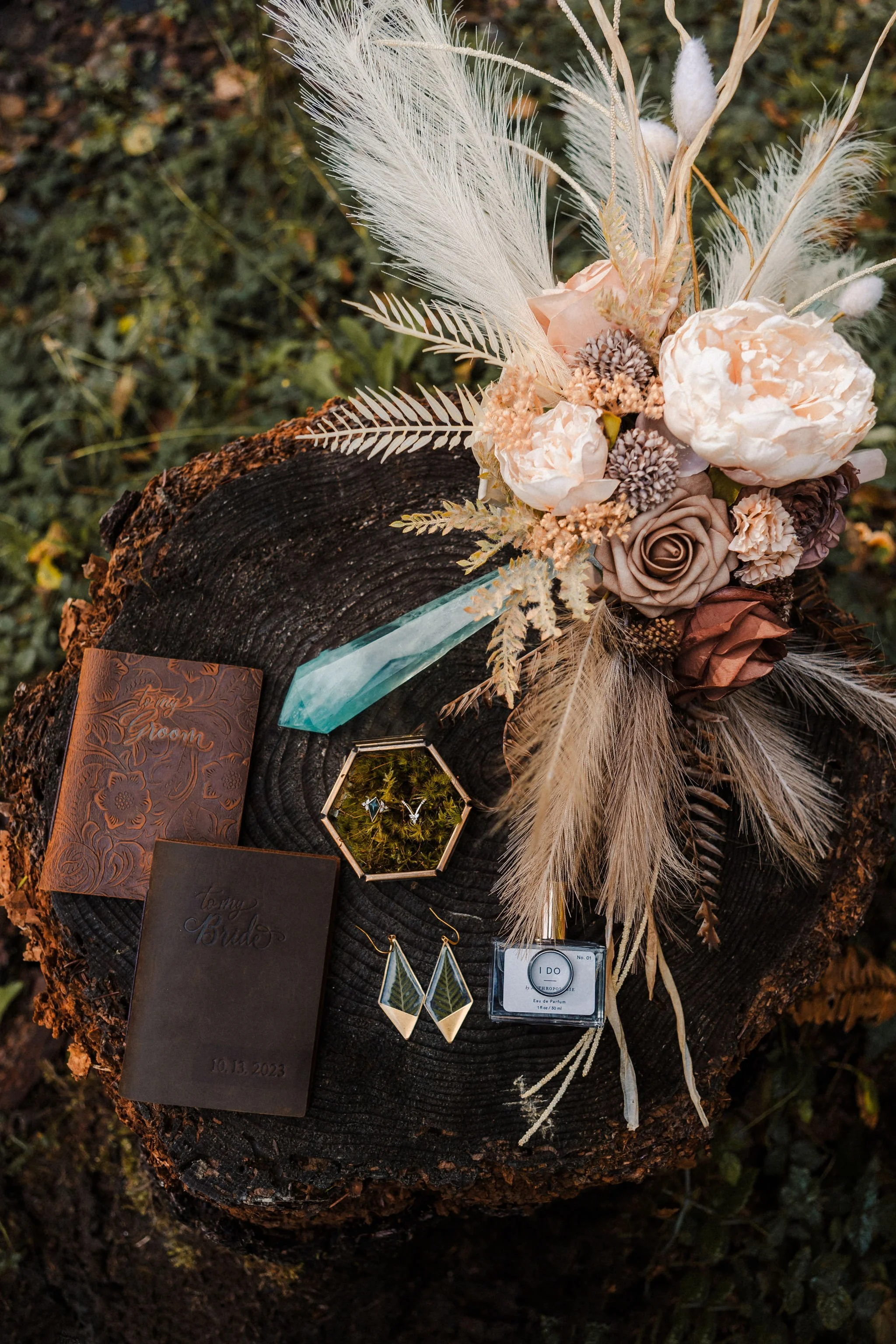 fall-elopement-details-flatlay-boho-forest-wedding.jpg