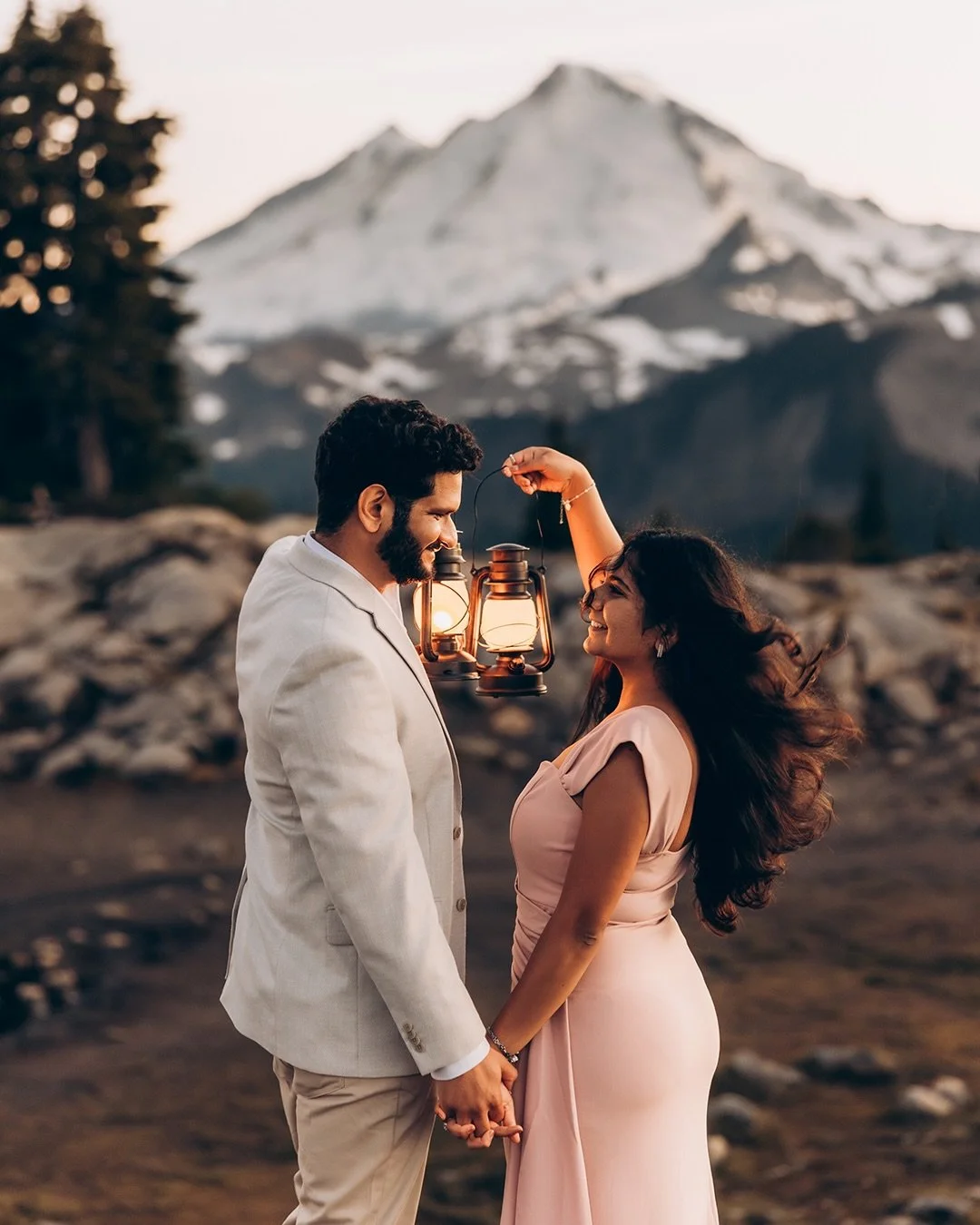 Imagine thinking you&rsquo;re just going on a trip across the country&hellip;

and suddenly you&rsquo;re engaged AND your friends (who secretly flew in on another flight) jump out of nowhere 😄

Meanwhile M has been planning this whole thing behind t