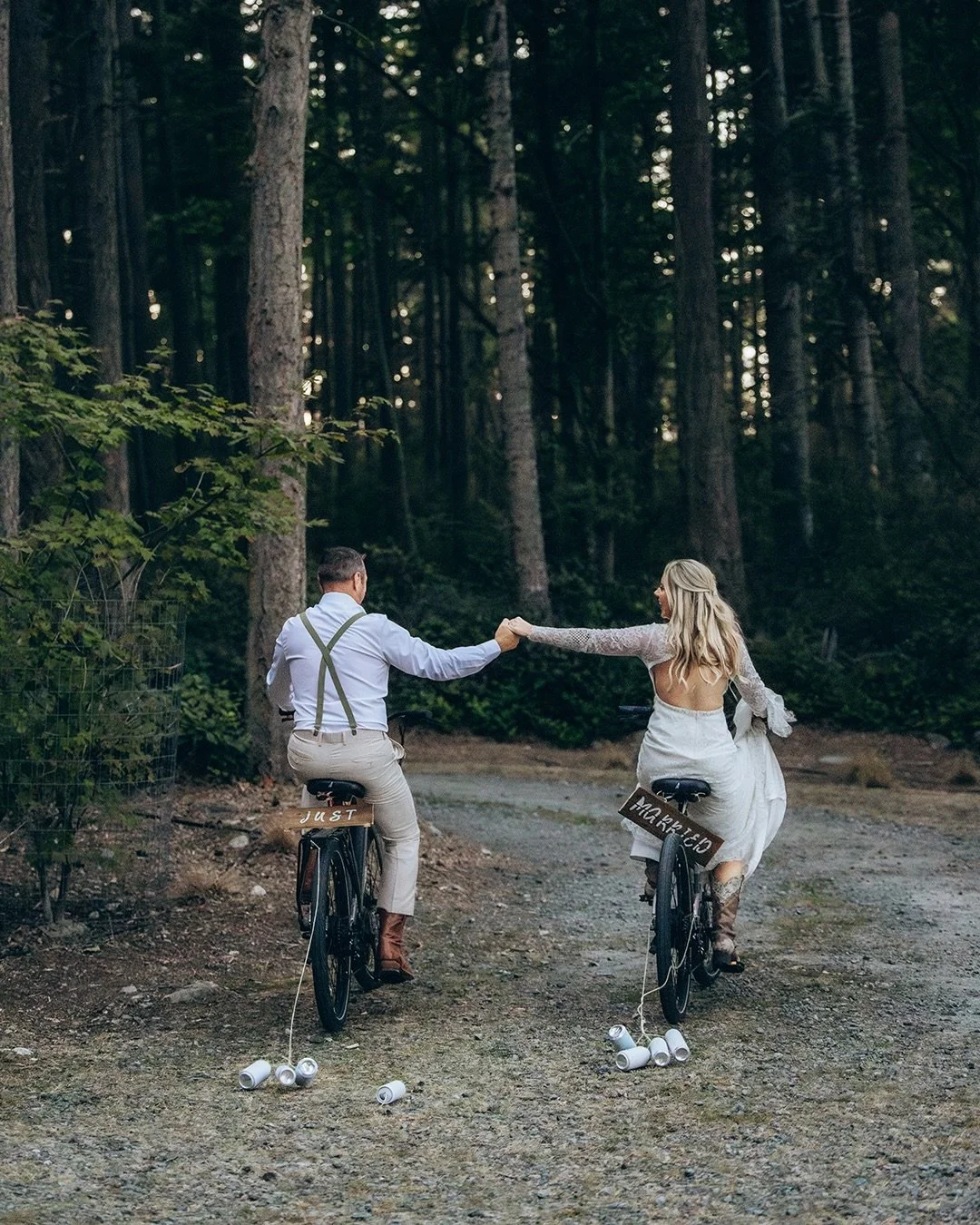 They didn&rsquo;t want a big wedding. Just the two of them, somewhere quiet.

So they rented a cabin in the San Juan Islands with a private hidden beach. They said their vows with the sound of the ocean, no one else around.
 After, they stayed&hellip